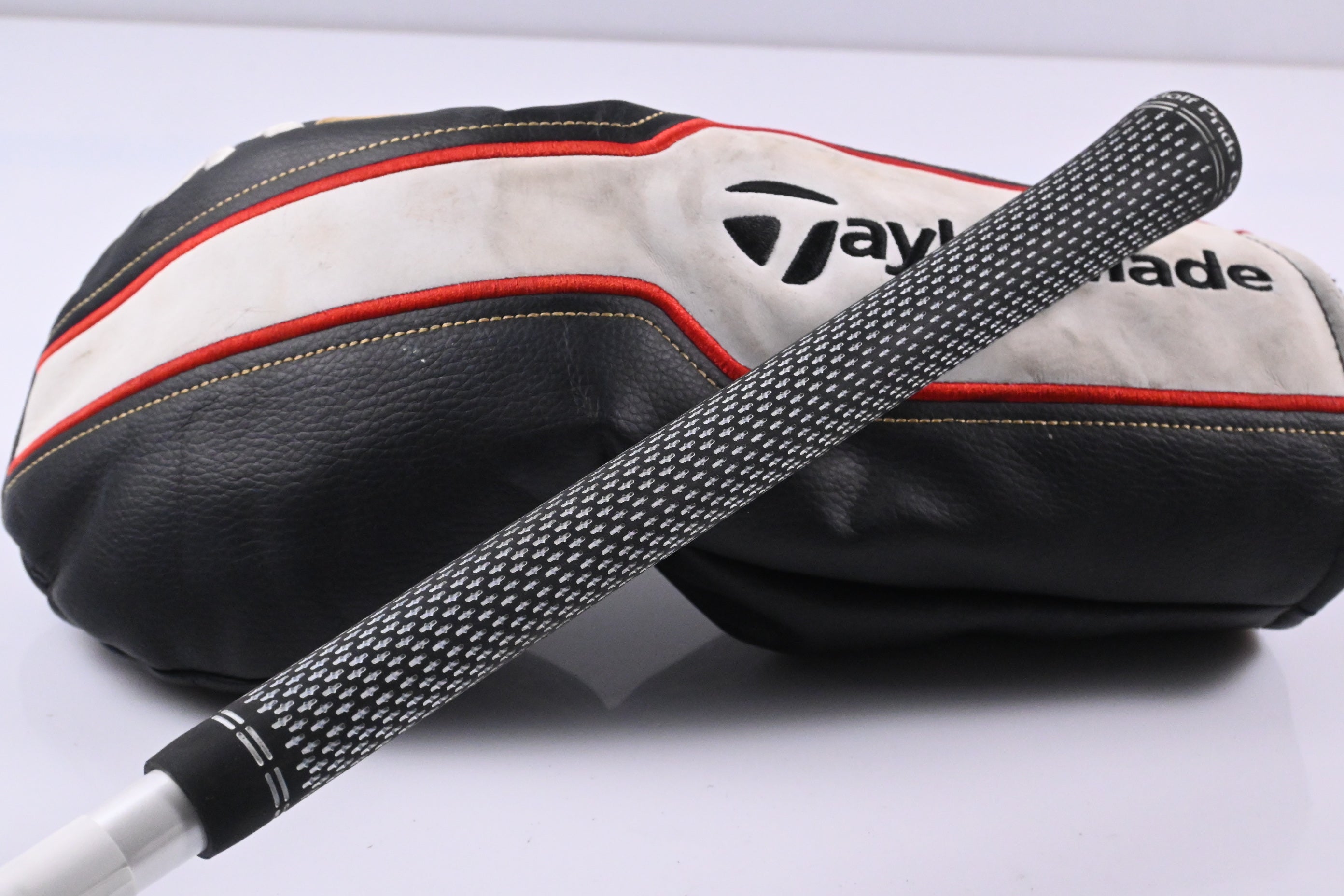 Taylormade M2 2016 Driver / 13 Degree / Stiff Flex Fujikura Speeder 565 Shaft