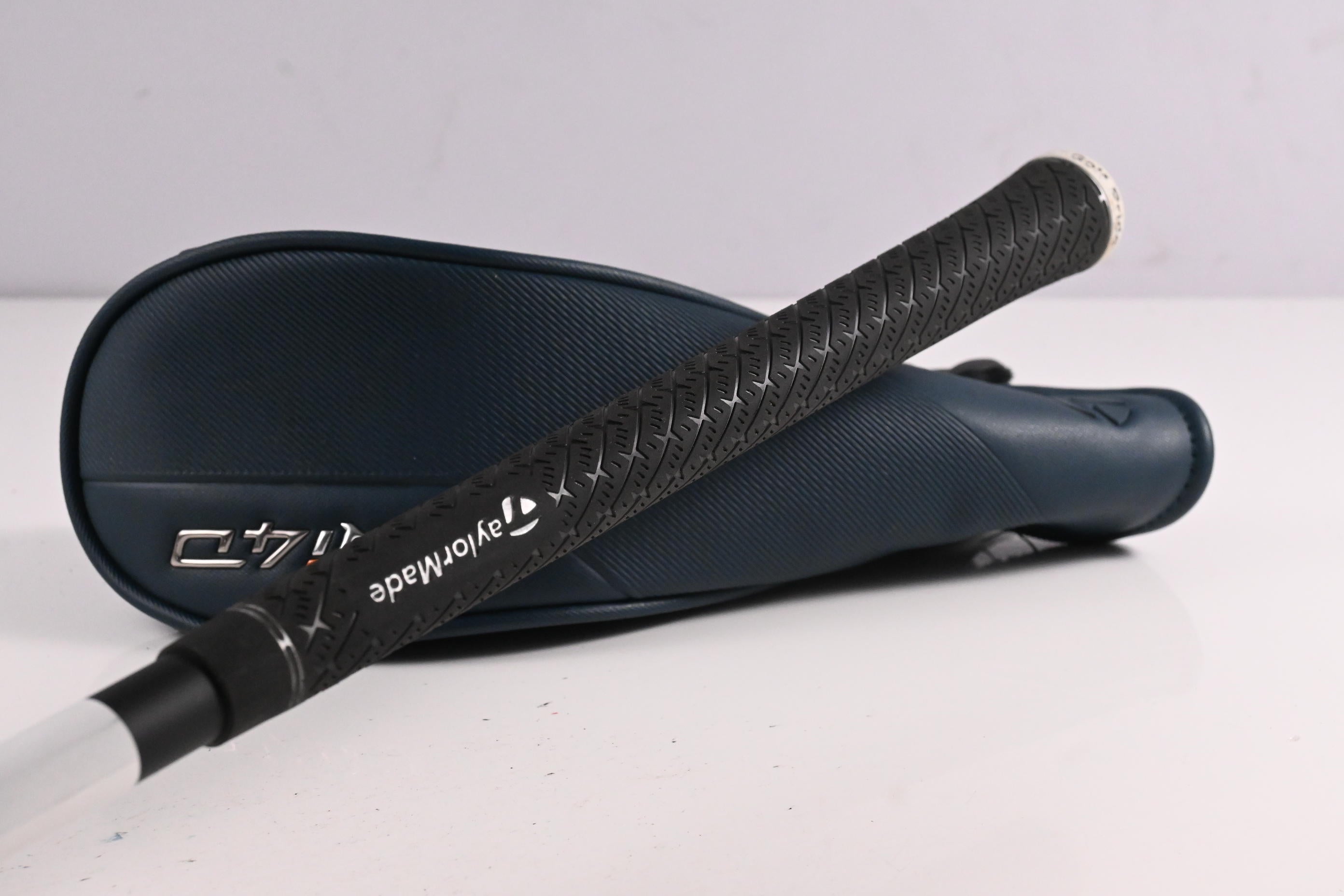 Taylormade Qi4D Max #6 Hybrid / 30 Degree / Regular Flex REAX By KBS 65 Shaft