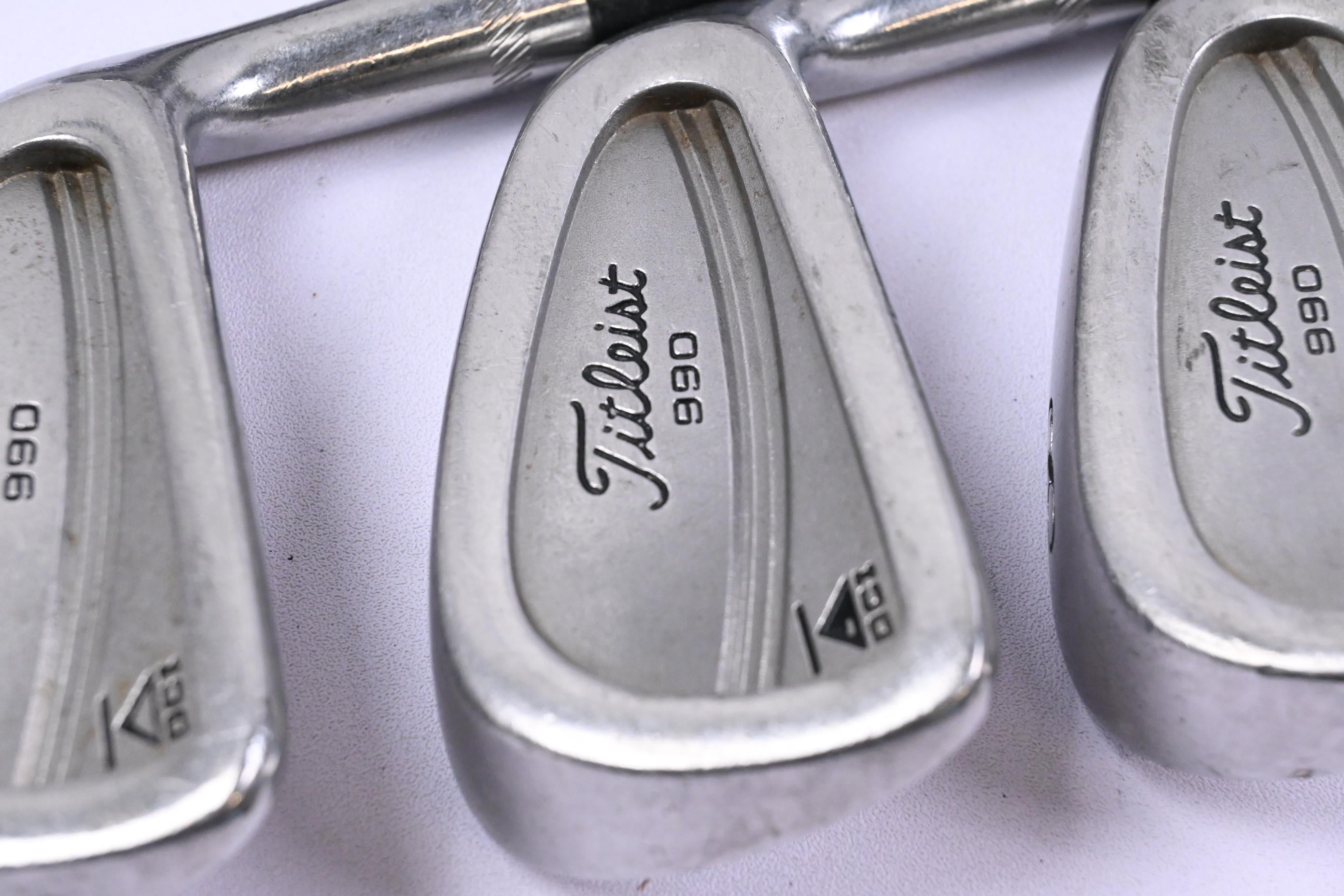 Titleist DCI 990 Irons / 2-PW / Stiff Flex Steel Shafts