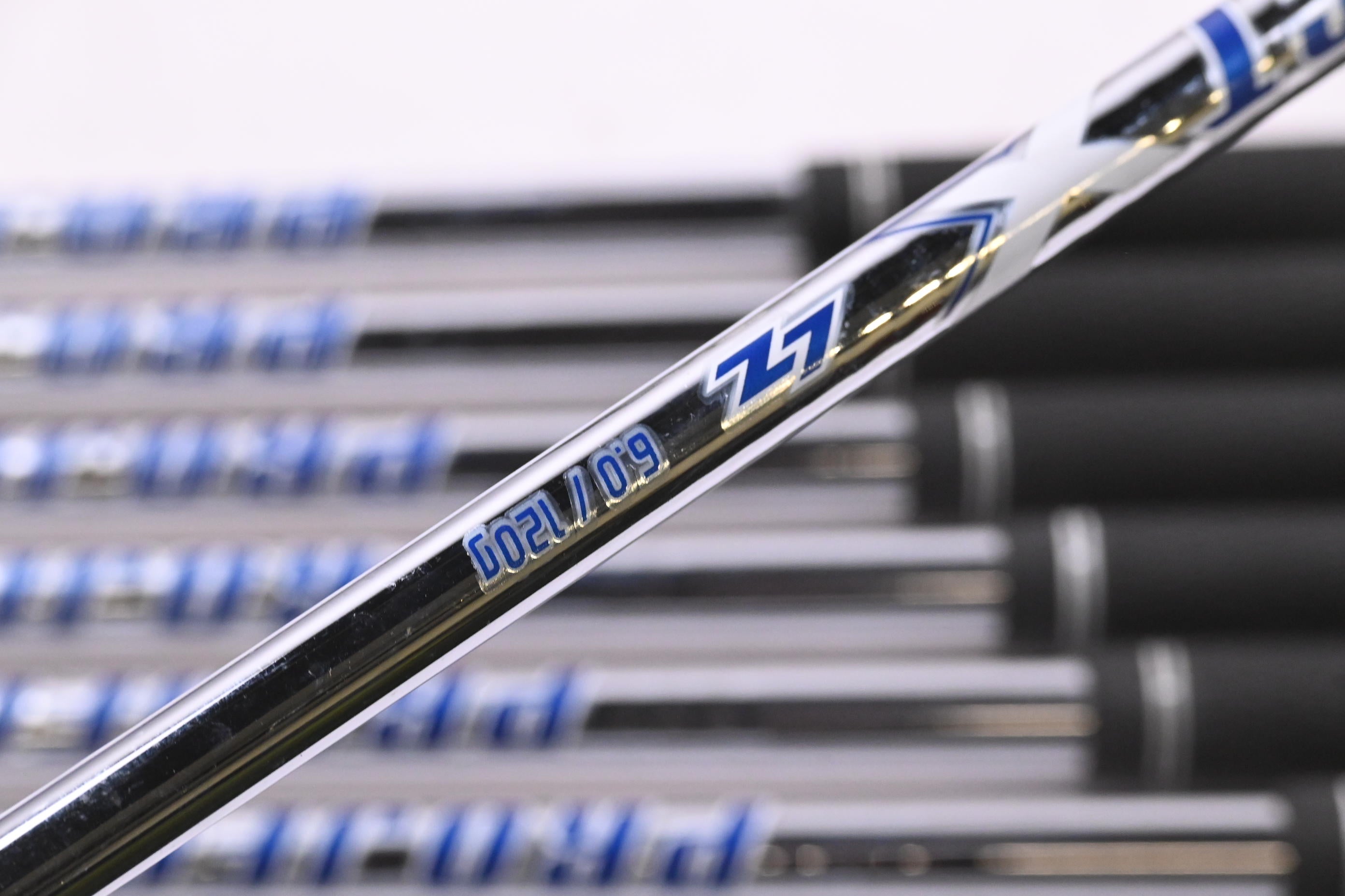 Mizuno JPX 925 Forged Irons / 4-PW+GW / Stiff Flex Project X LZ 120 Shafts