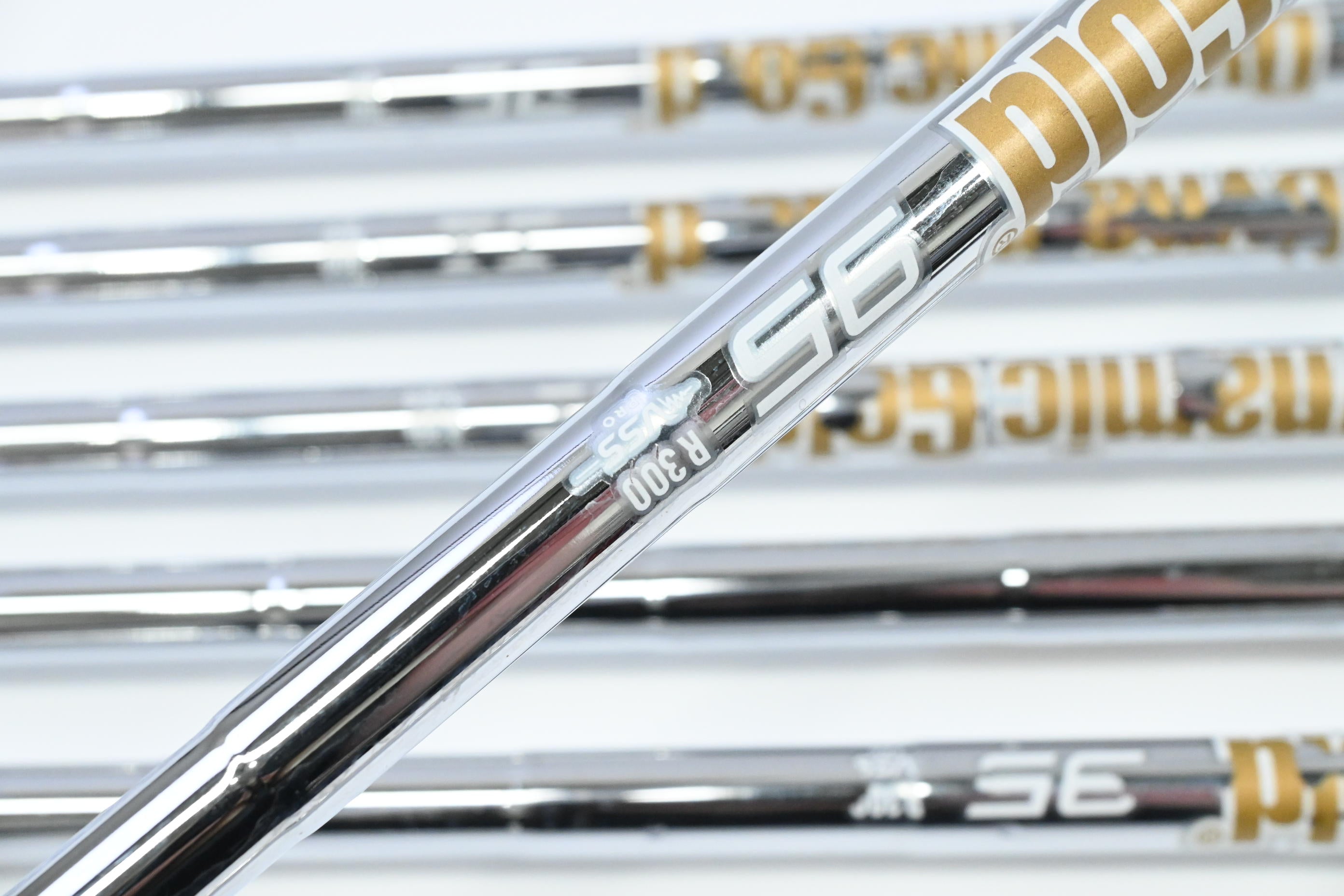 Taylormade Stealth Irons / 4-PW / Regular Flex Dynamic Gold 95 R300 Shafts