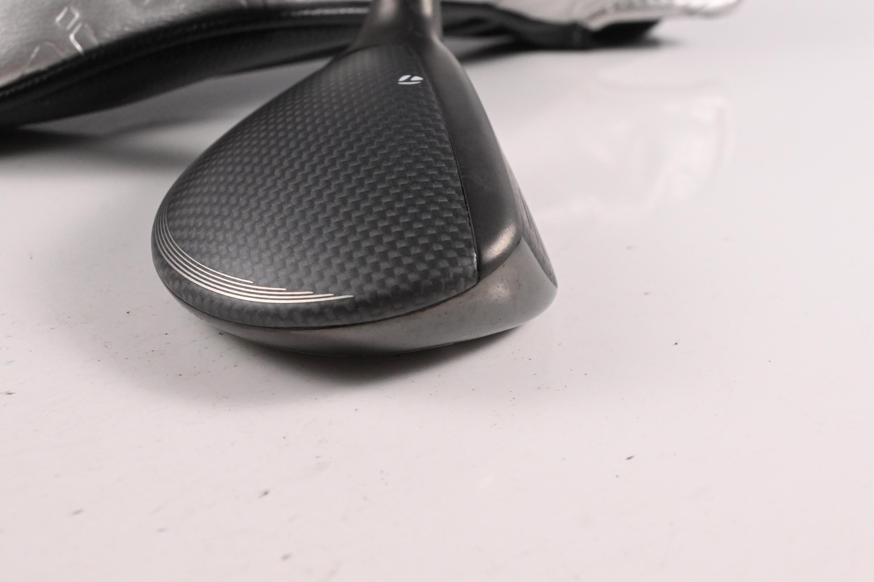 Taylormade Qi35 Max Lite #5 Hybrid / 27 Degree / Senior Flex Vanquish 5 Shaft