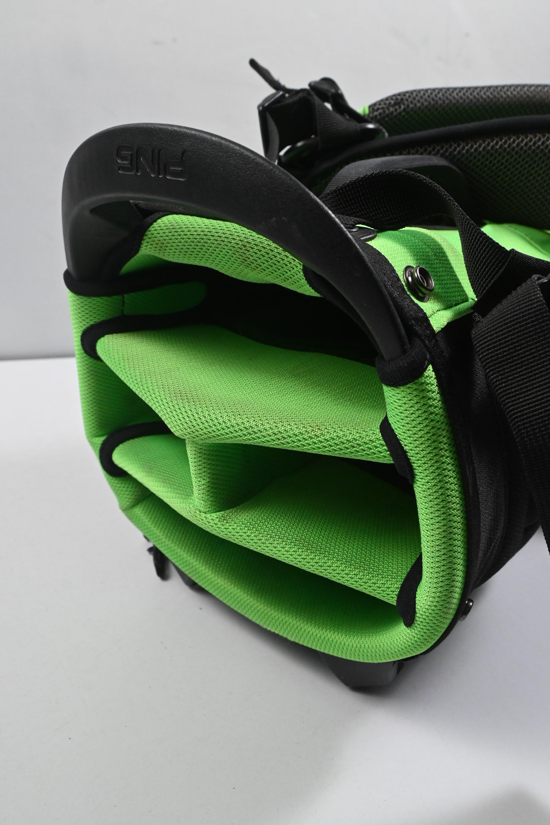 Junior Ping Hoofer Prodi G Stand Bag / 4-Way Divider / Black & Green