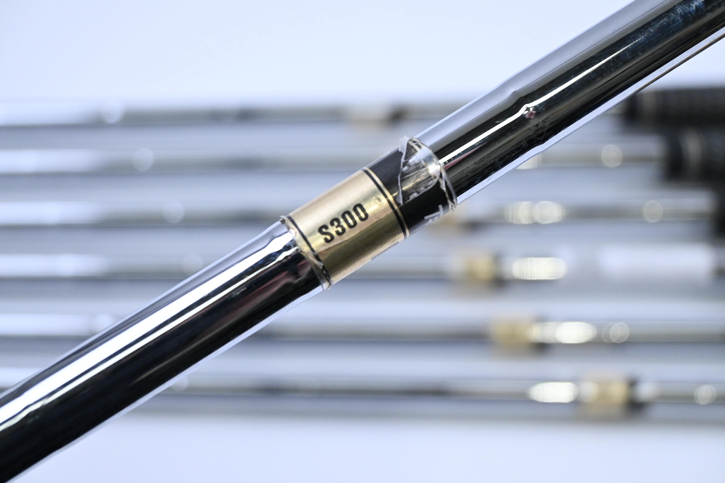 Titleist 775 Forged Irons / 3-9 / Stiff Flex Dynamic Gold S300 Shafts