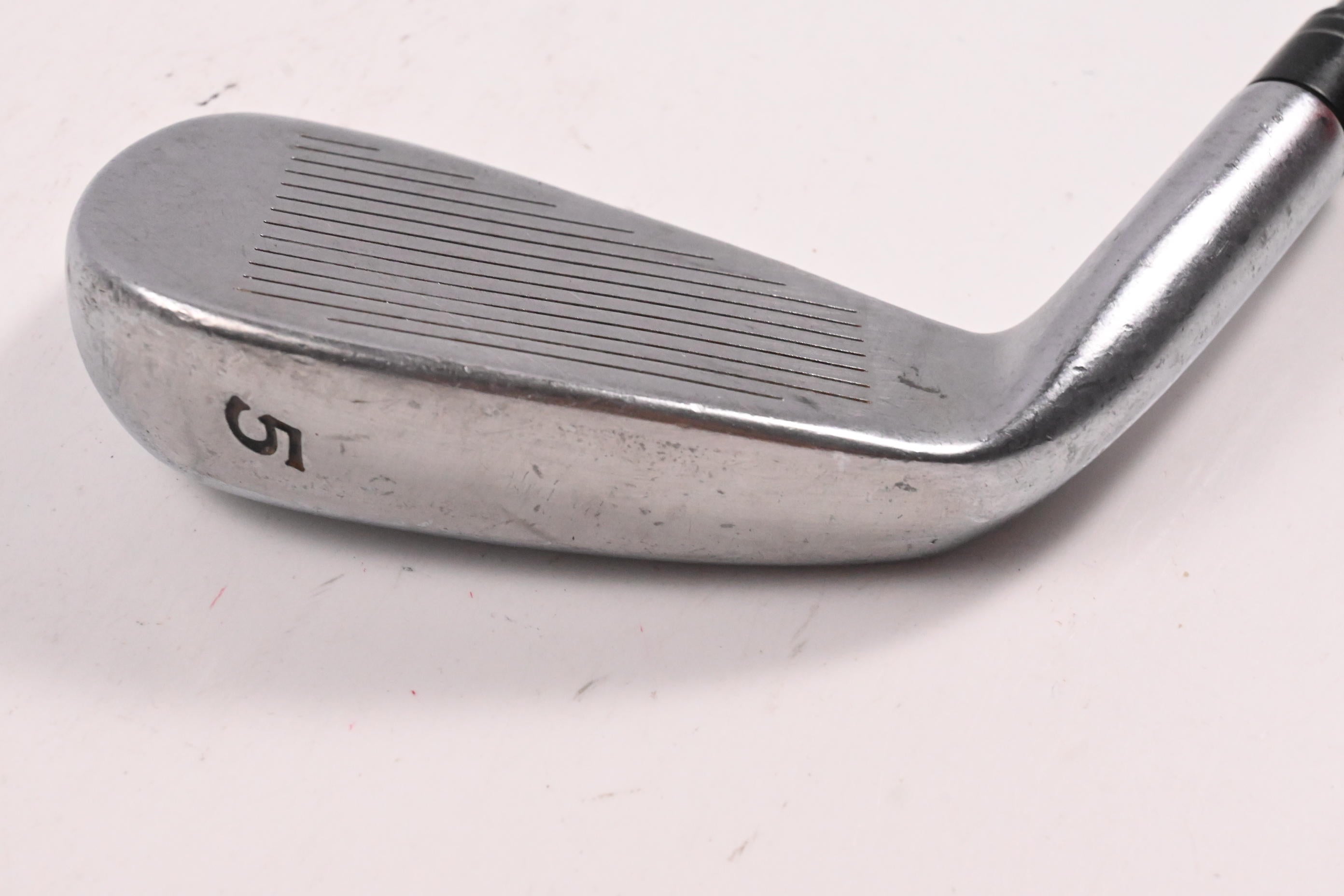 Taylormade R9 #5 Iron / Regular Flex Motore 65 Shaft