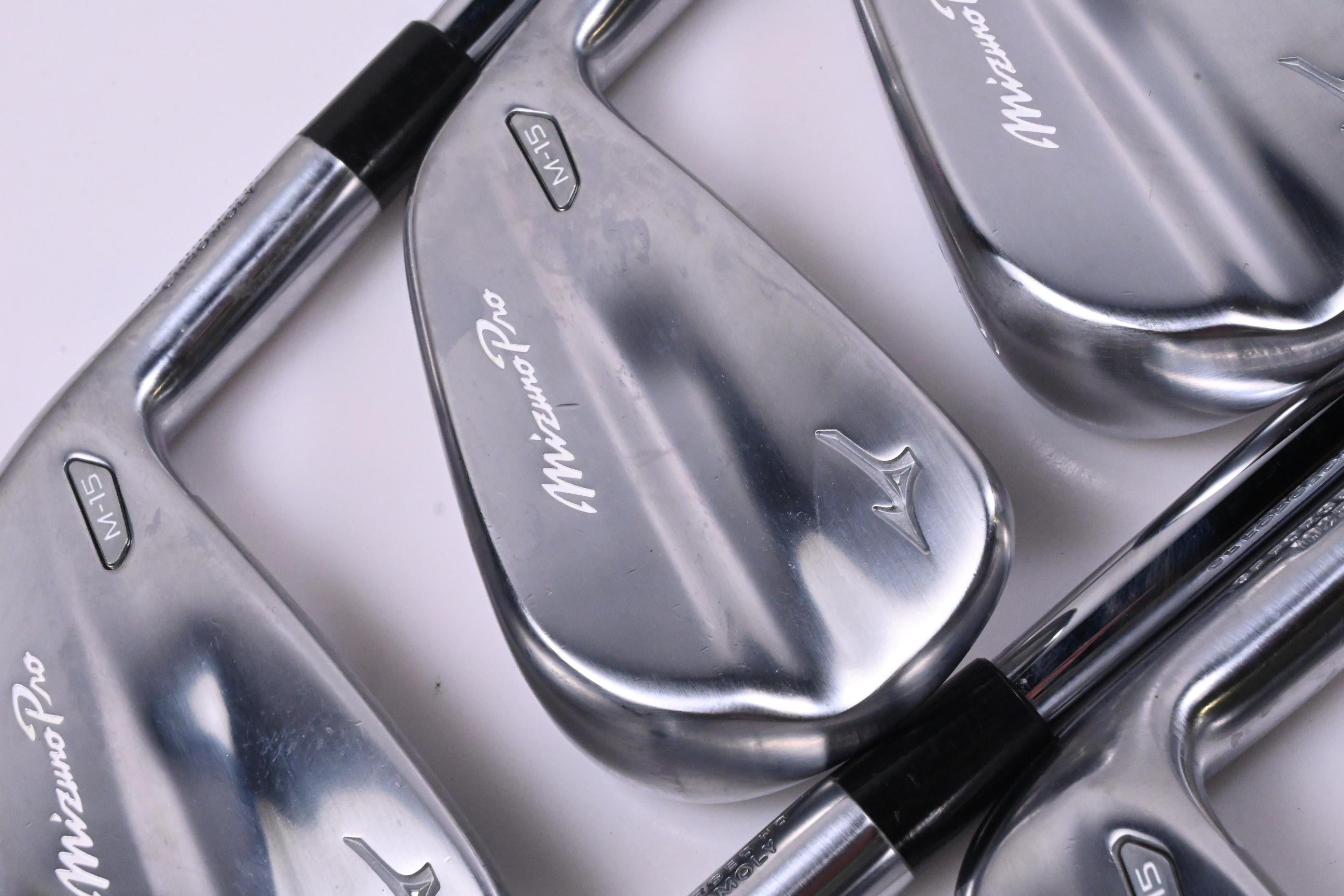 Mizuno M-15 Irons / 4-PW+GW / Regular Flex Project X Rifle 5.5 Shafts