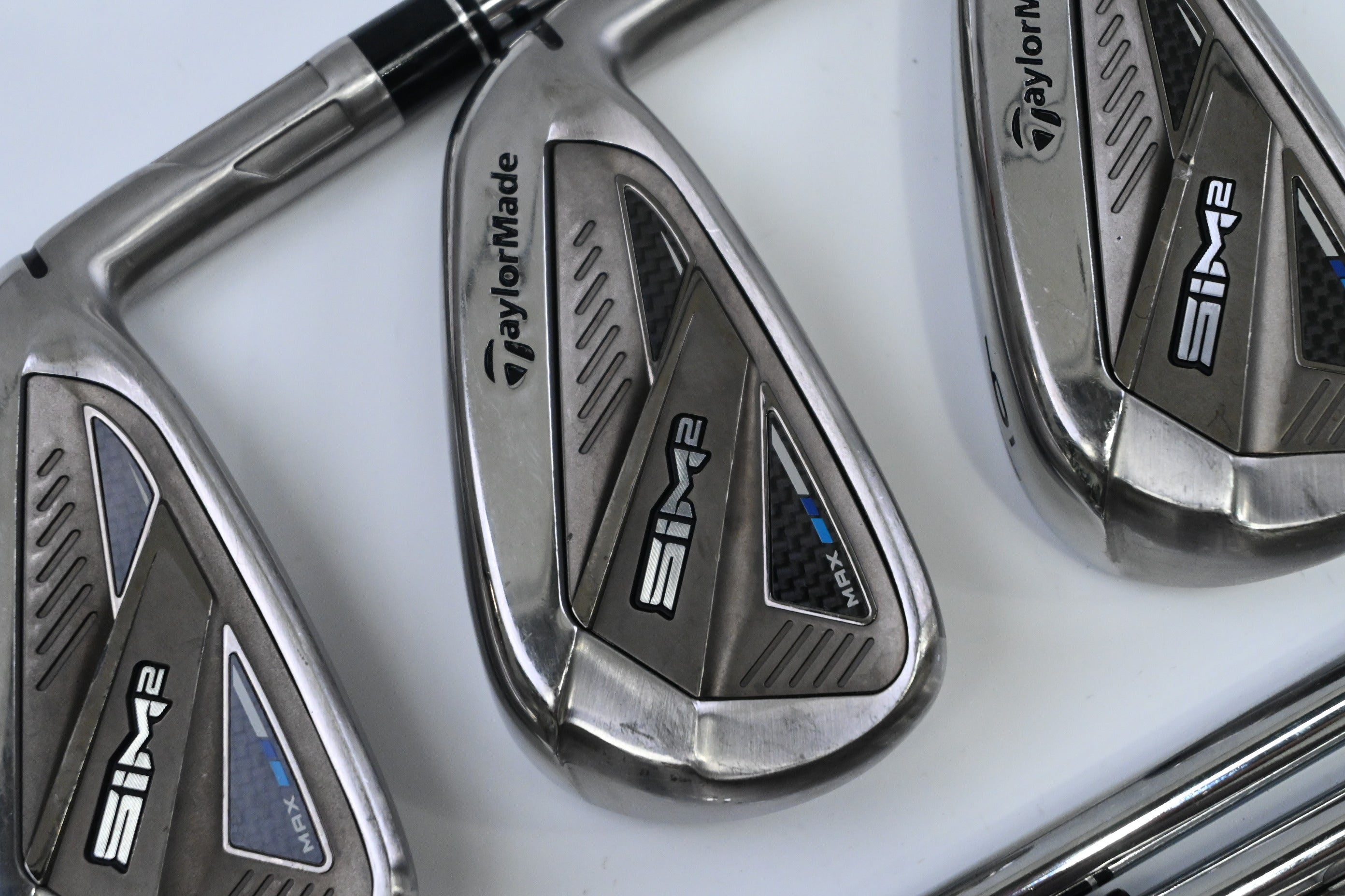 Taylormade SIM2 Max Irons / 4-PW / Regular Flex KBS Max MT 85 Shafts