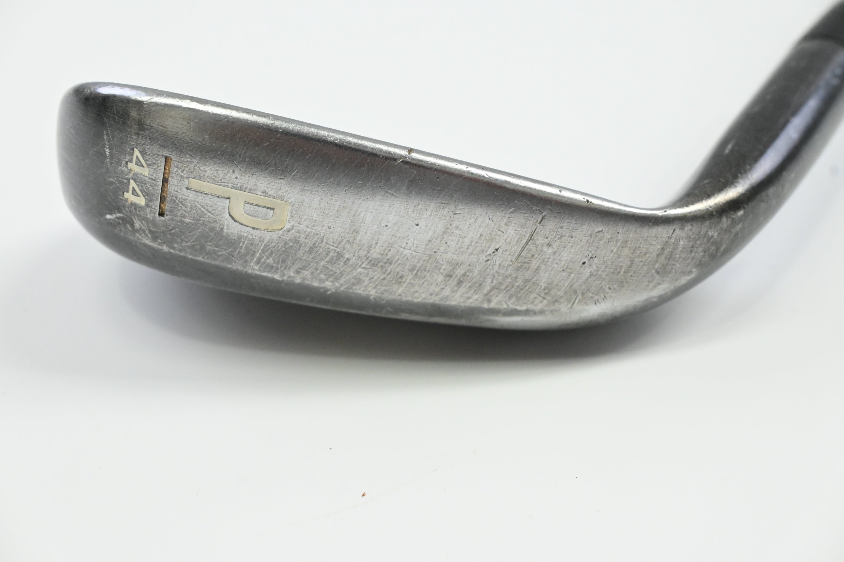Cleveland CG16 Black Pearl Pitching Wedge / 44 Degree / Regular Flex ActionLite