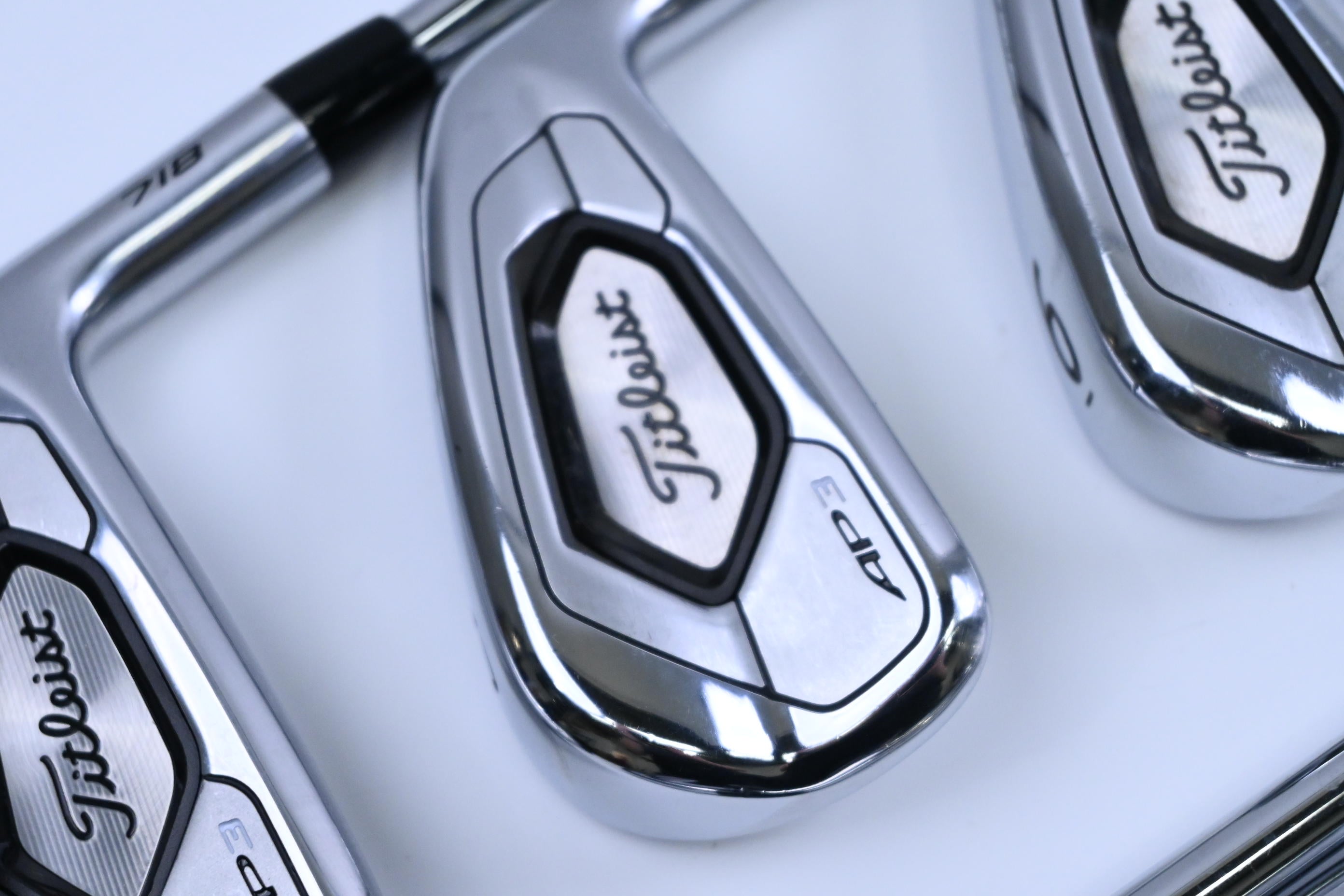 Titleist 718 AP3 Irons / 4-PW+48° / Regular Flex AMT Black R300 Shafts