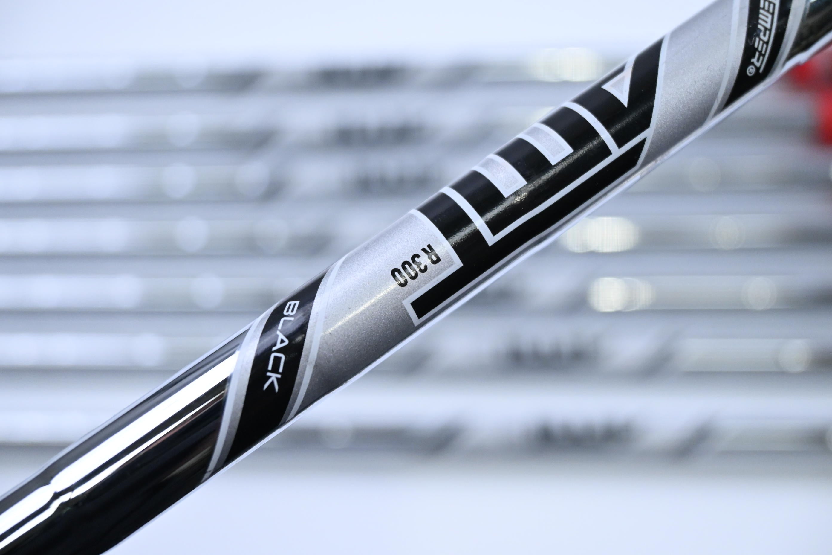 Titleist 718 AP3 Irons / 4-PW+48° / Regular Flex AMT Black R300 Shafts