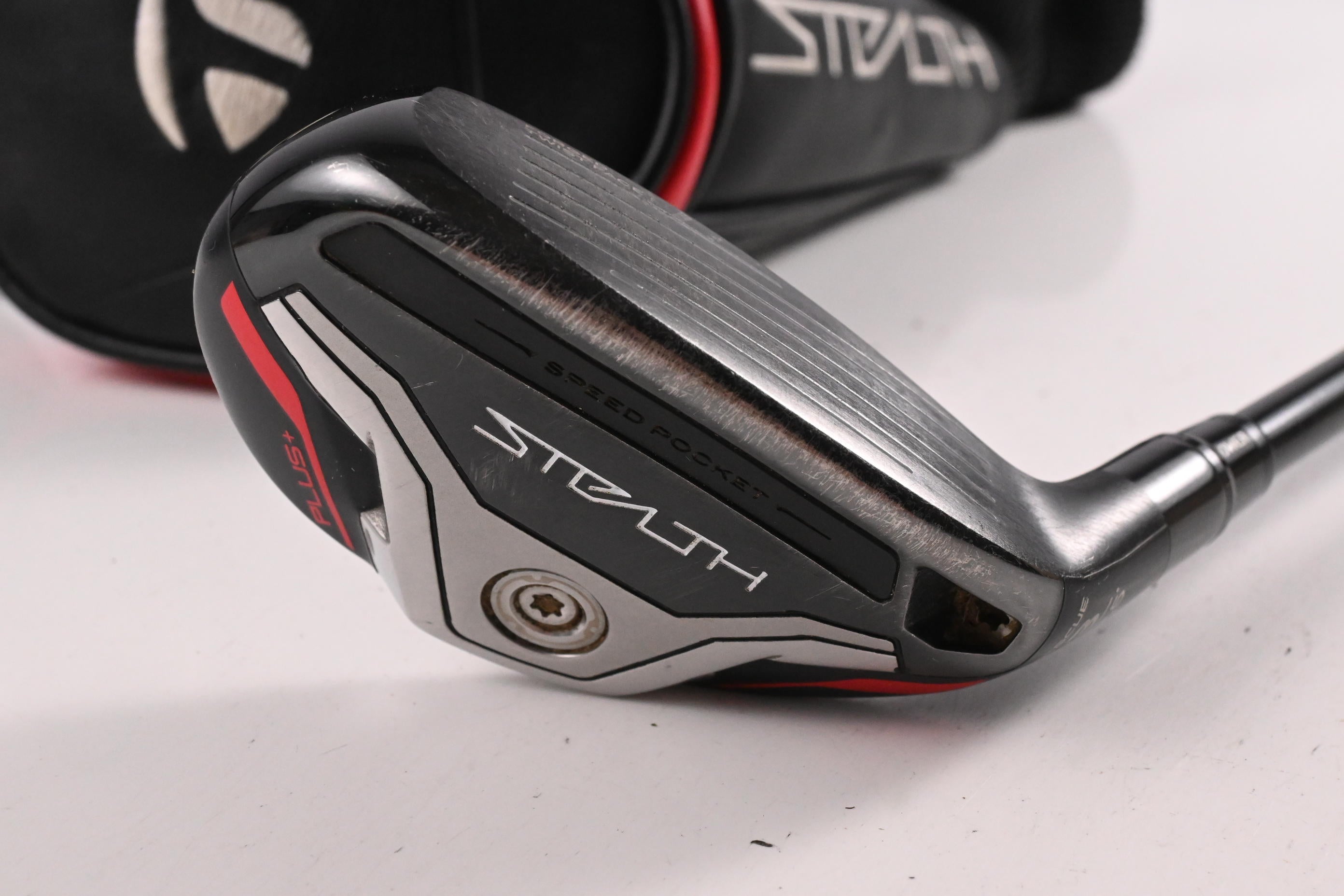 Taylormade Stealth Plus #3 Hybrid / 19.5 Degree / Regular Flex HZRDUS Smoke Red