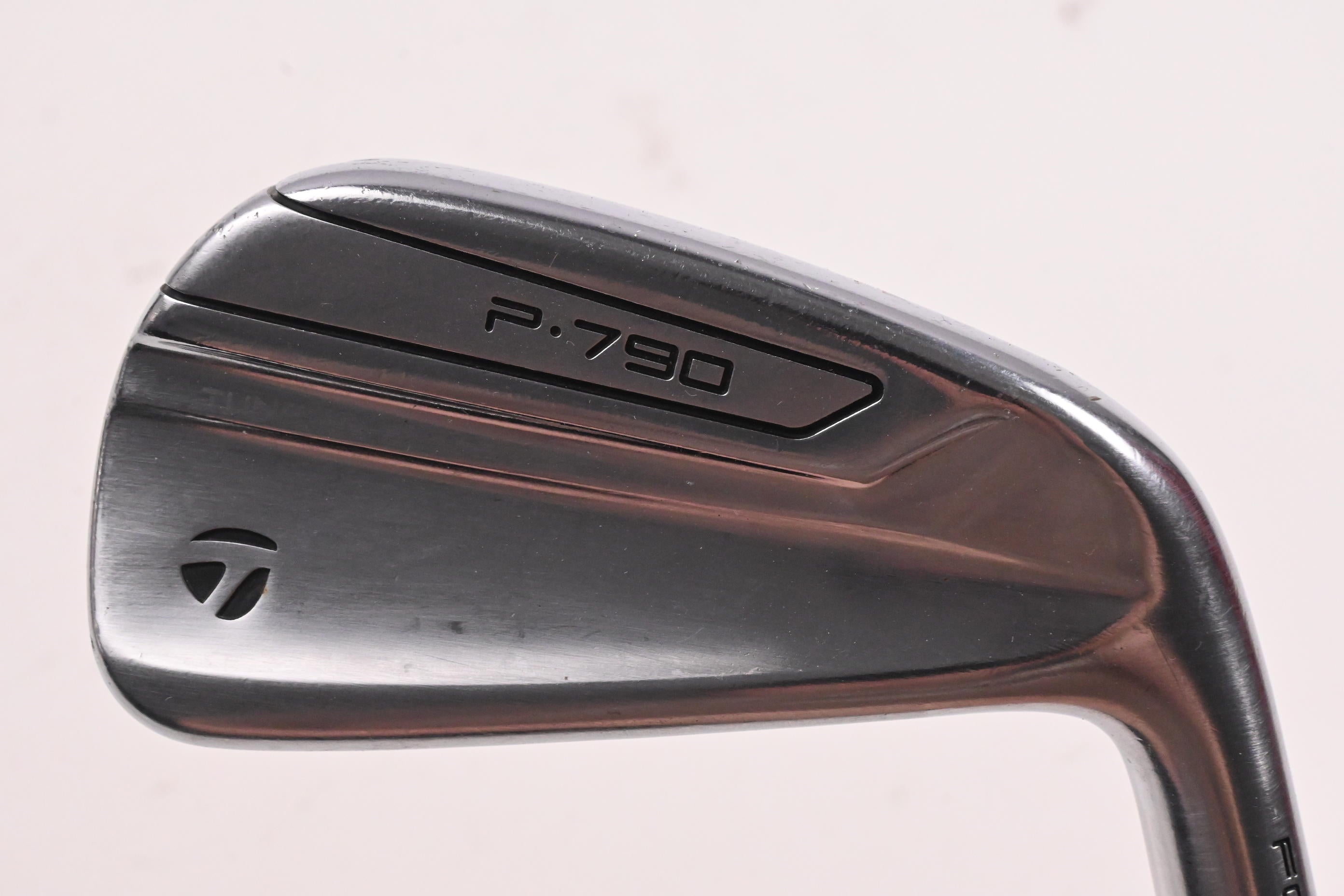 Taylormade P790 2019 #4 iron / Stiff Flex KBS Tour Shaft