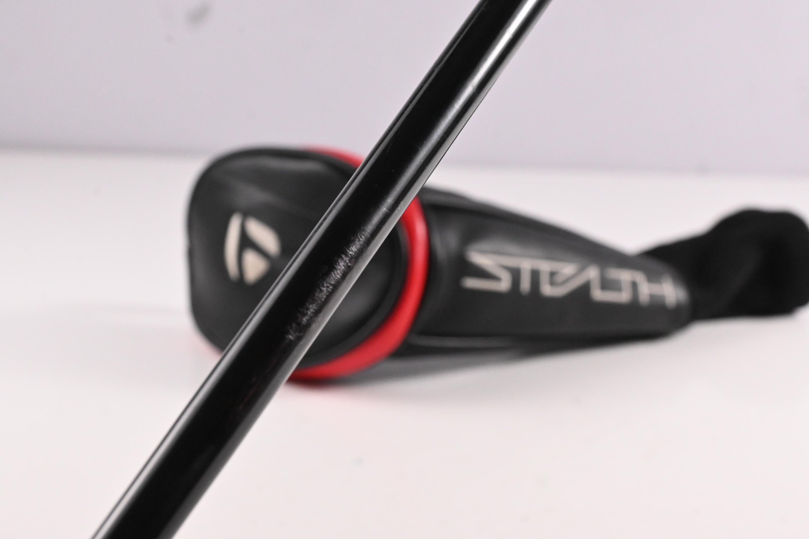 Taylormade Stealth Plus #3 Hybrid / 19.5 Degree / Regular Flex HZRDUS Smoke Red