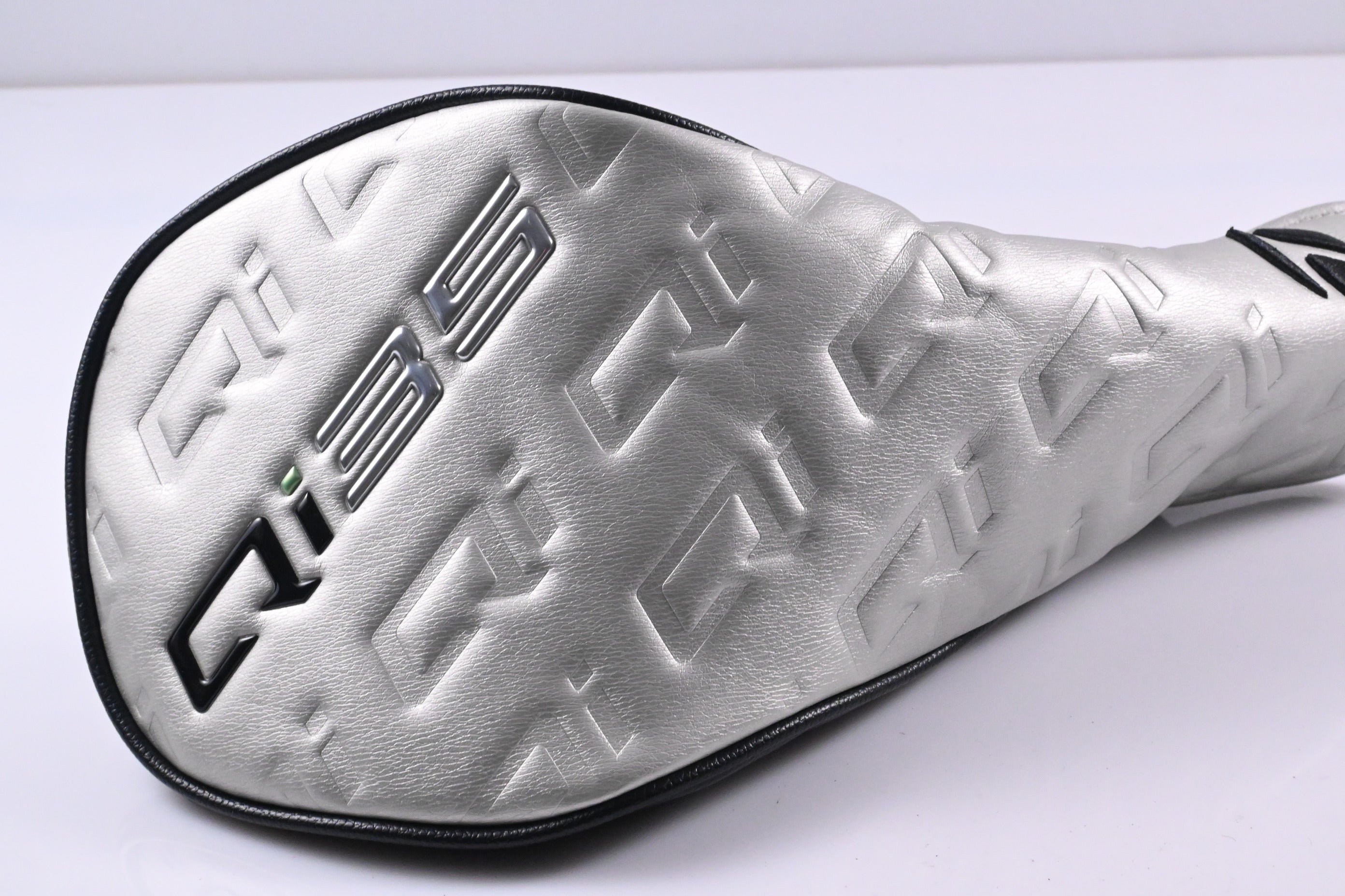 Taylormade Qi35 Driver / 9 Degree / X-Flex Kai'li Blue CB Darkwave 60 Shaft