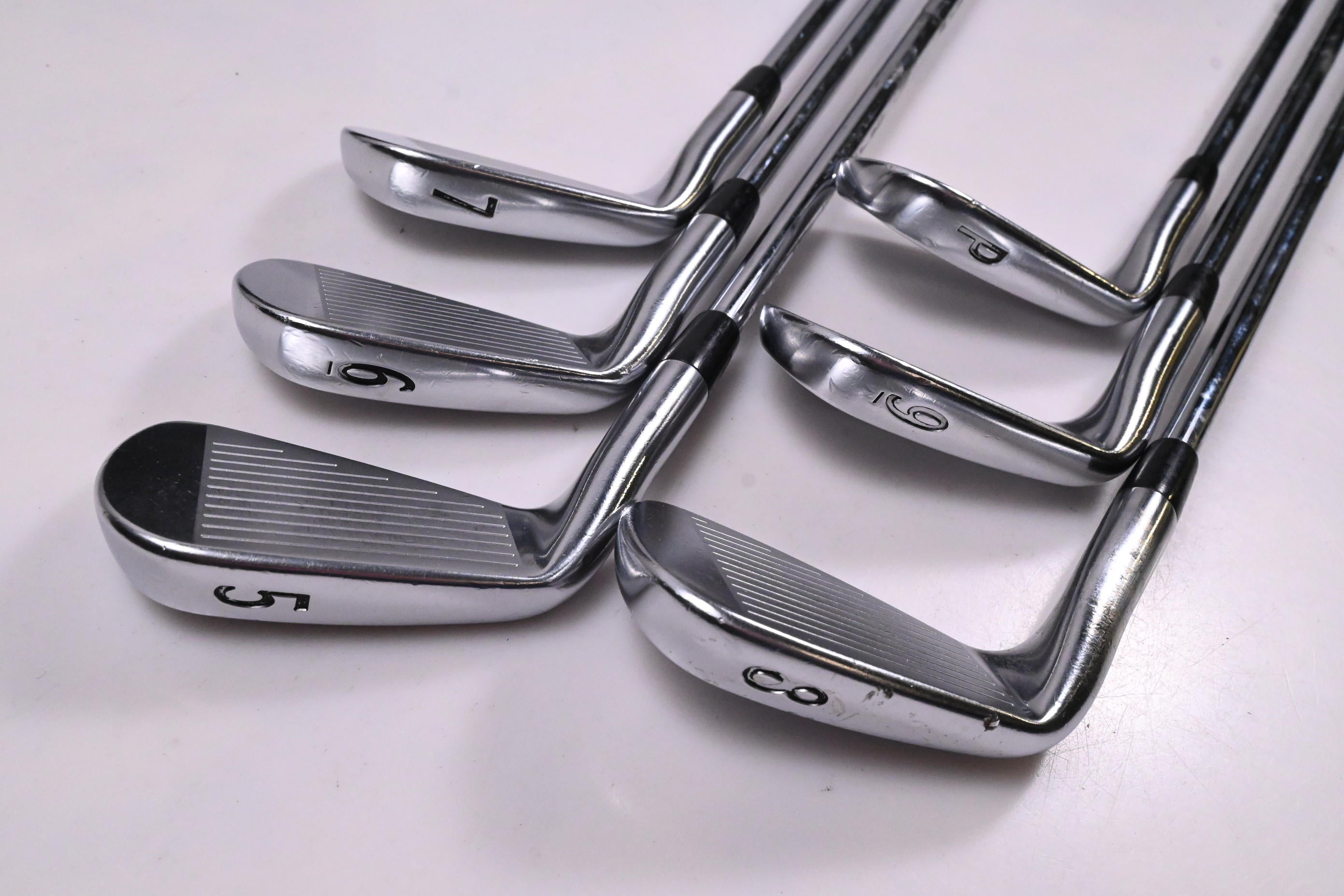 Titleist 714 MB Irons / 5-PW / Stiff Flex Dynamic Gold S300 Shafts