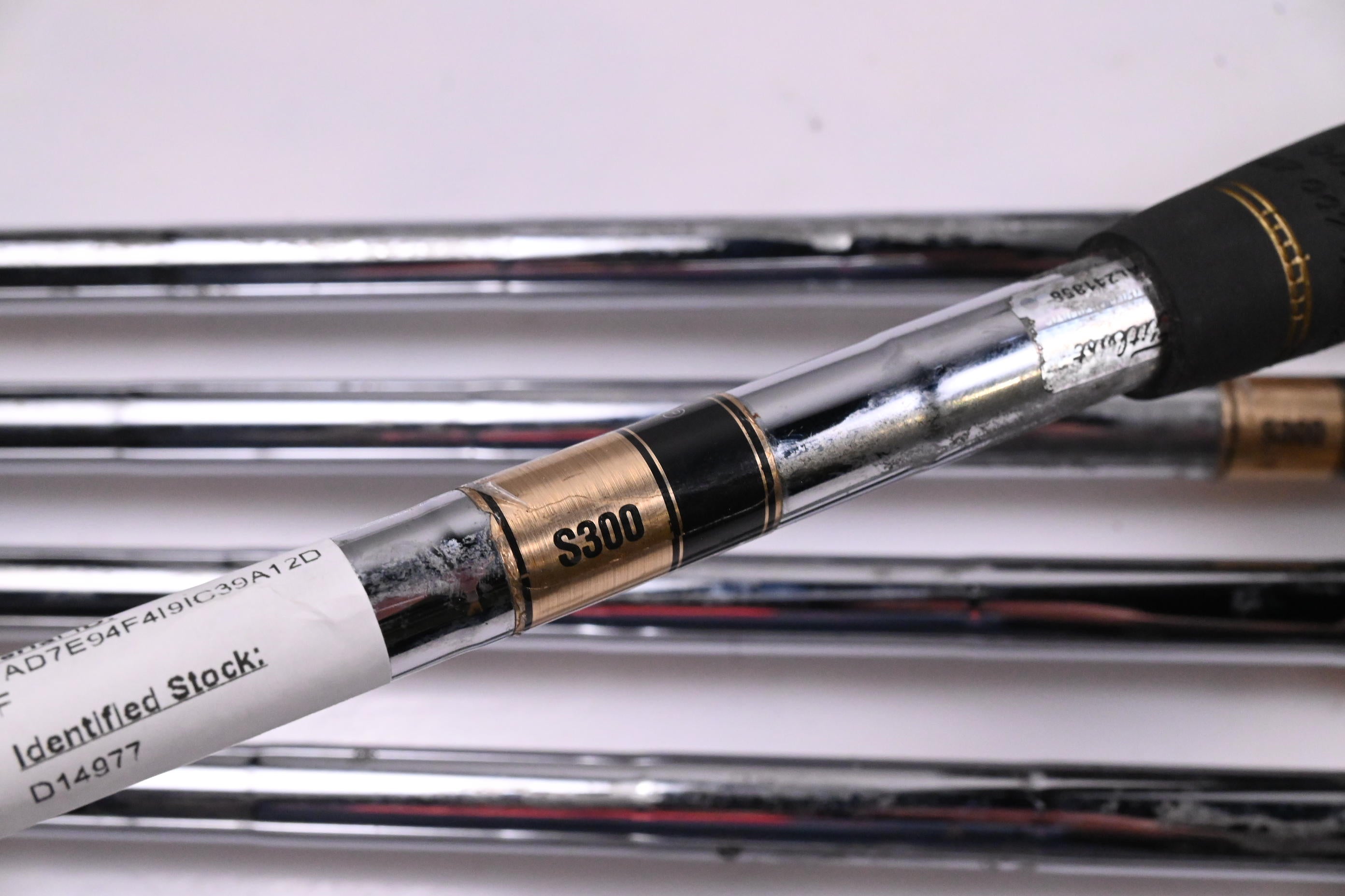 Titleist 714 MB Irons / 5-PW / Stiff Flex Dynamic Gold S300 Shafts