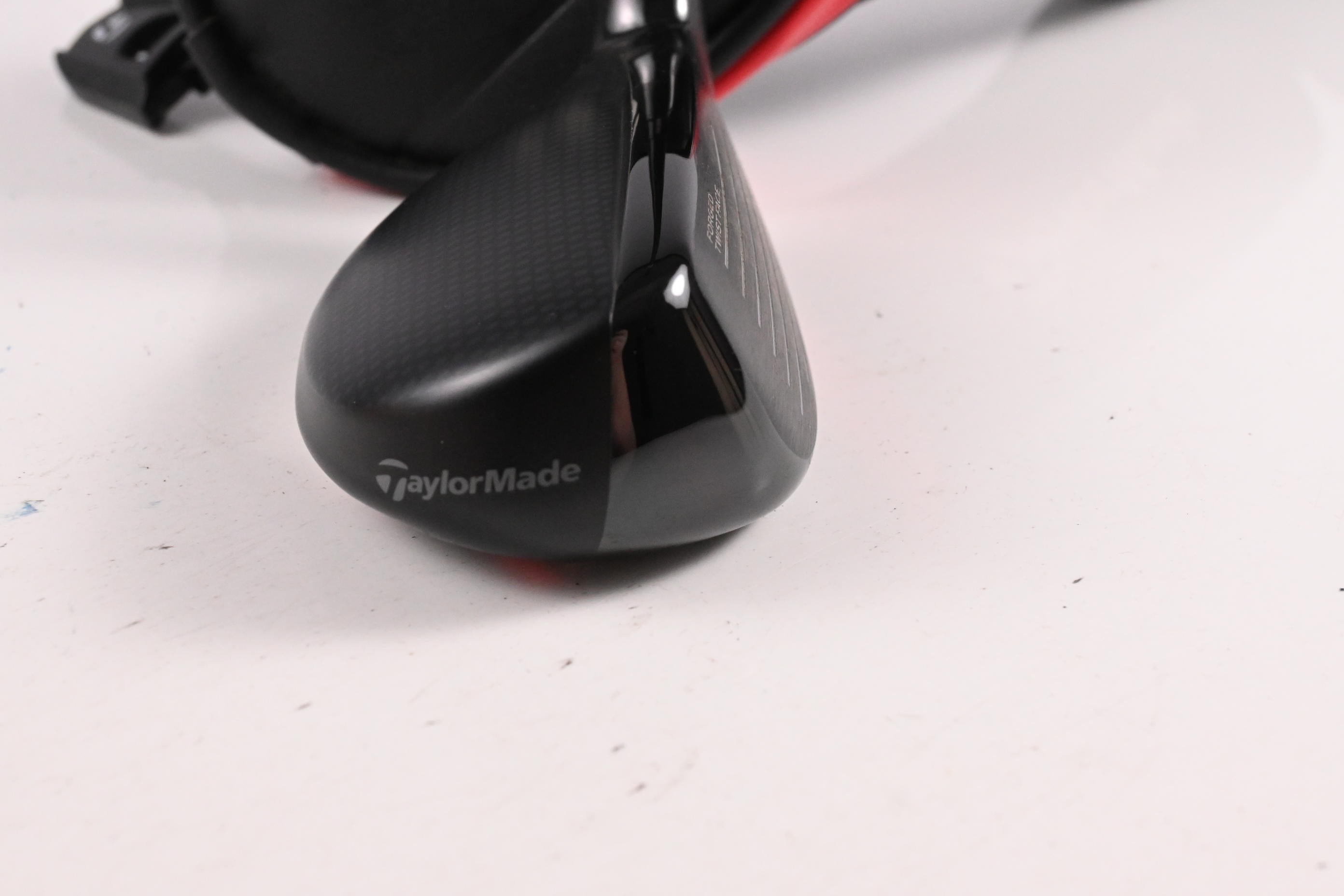 Taylormade Stealth Plus #4 Hybrid / 22 Degree / Regular Flex HZRDUS Smoke Red 70