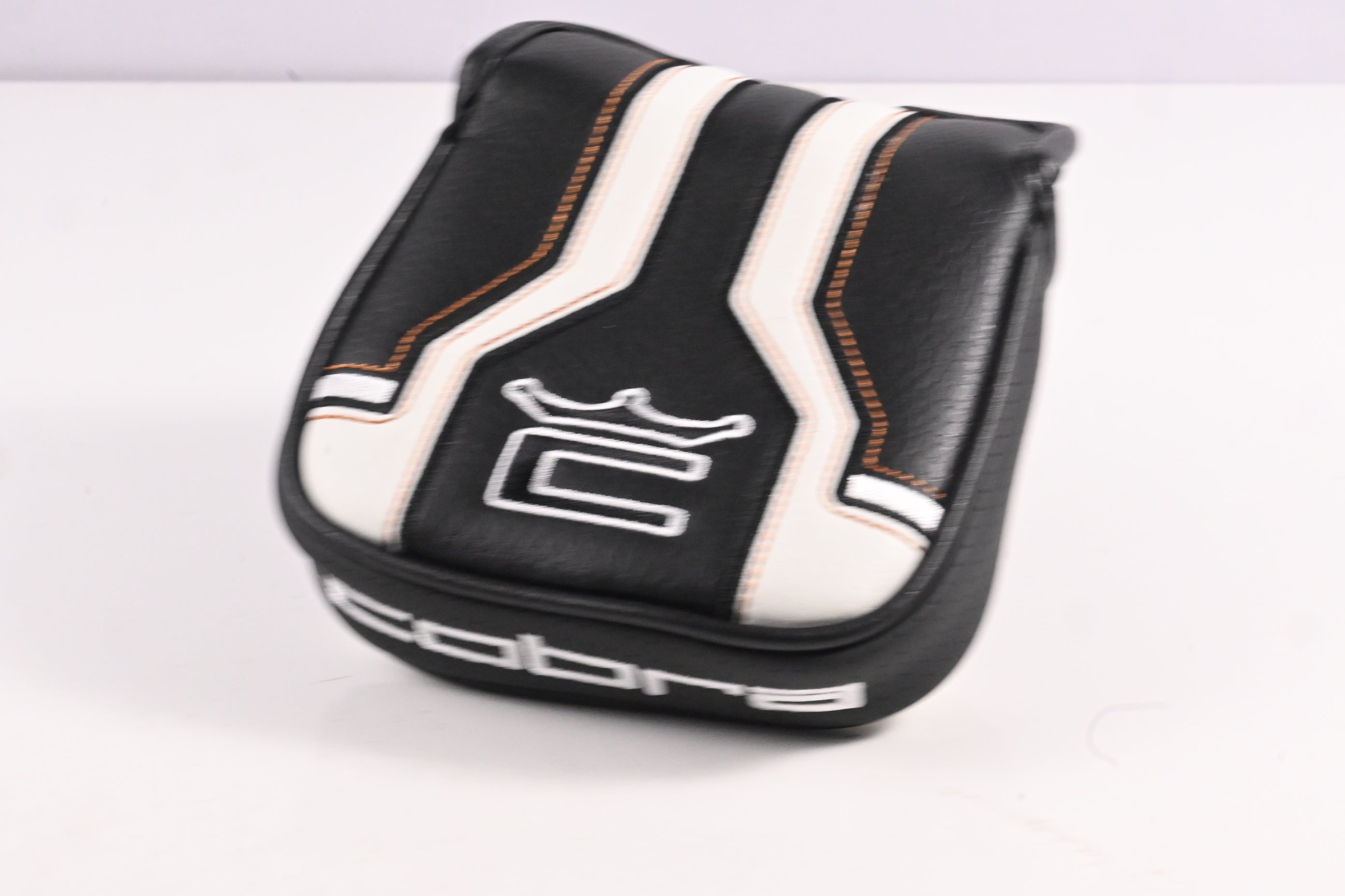 Cobra 2024 3D Printed Agera Single Bend Putter / 38 Inch