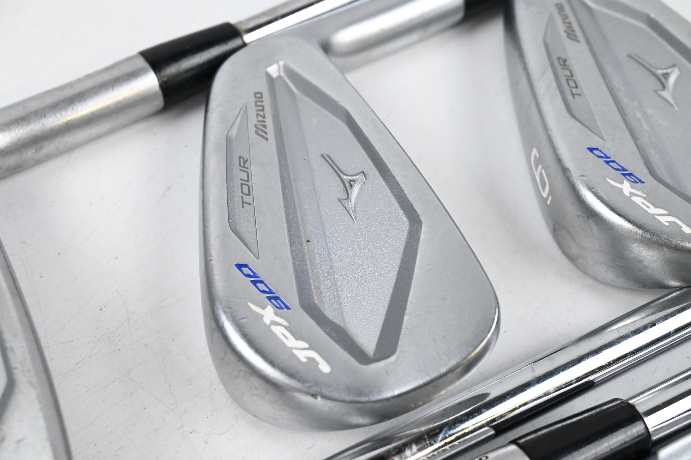 Mizuno JPX 900 Tour Irons / 4-PW / X Flex KBS Tour 130 Shafts