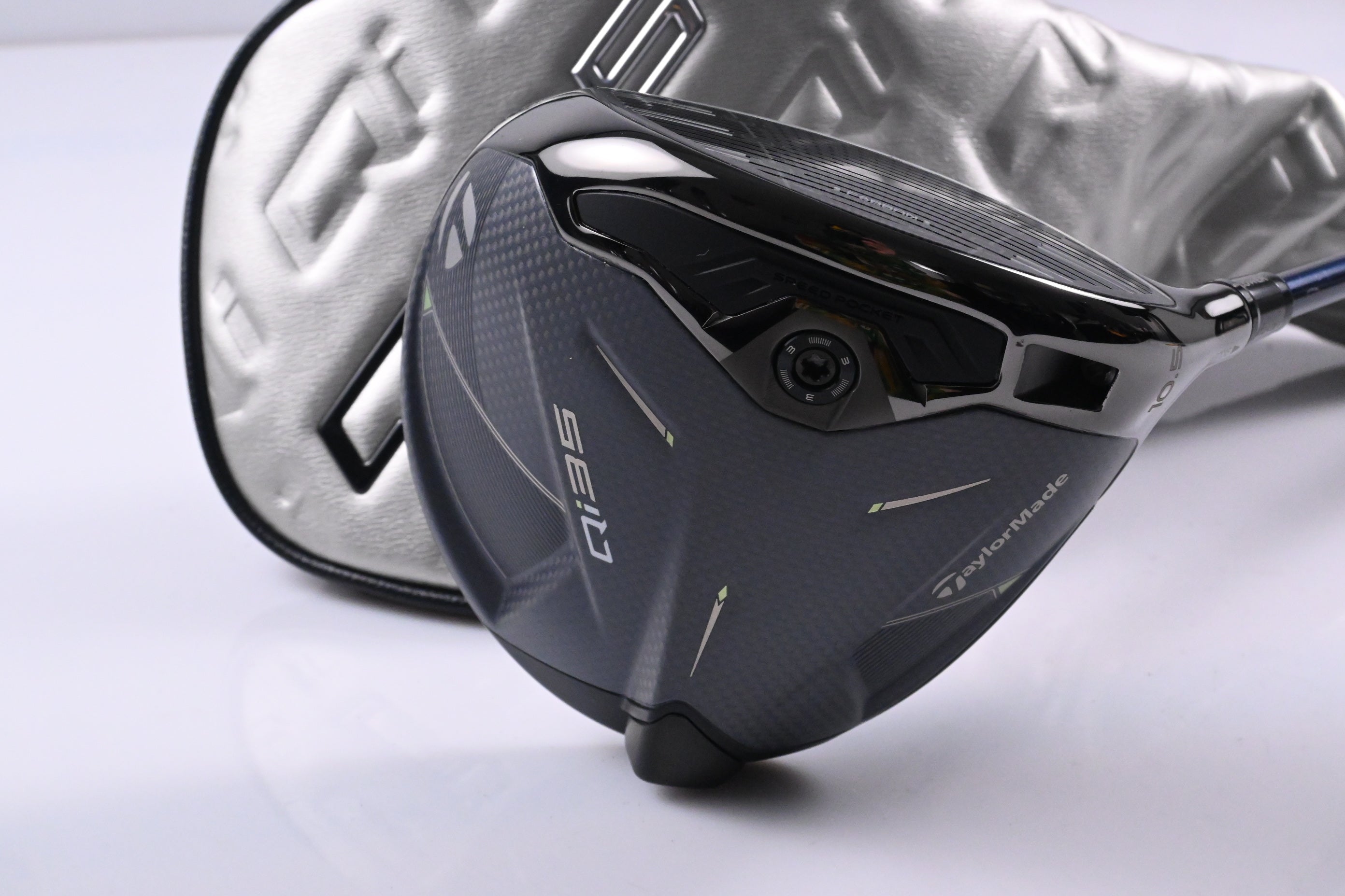 Taylormade Qi35 Driver / 10.5 Degree / Regular Flex Ventus Blue 5 Shaft