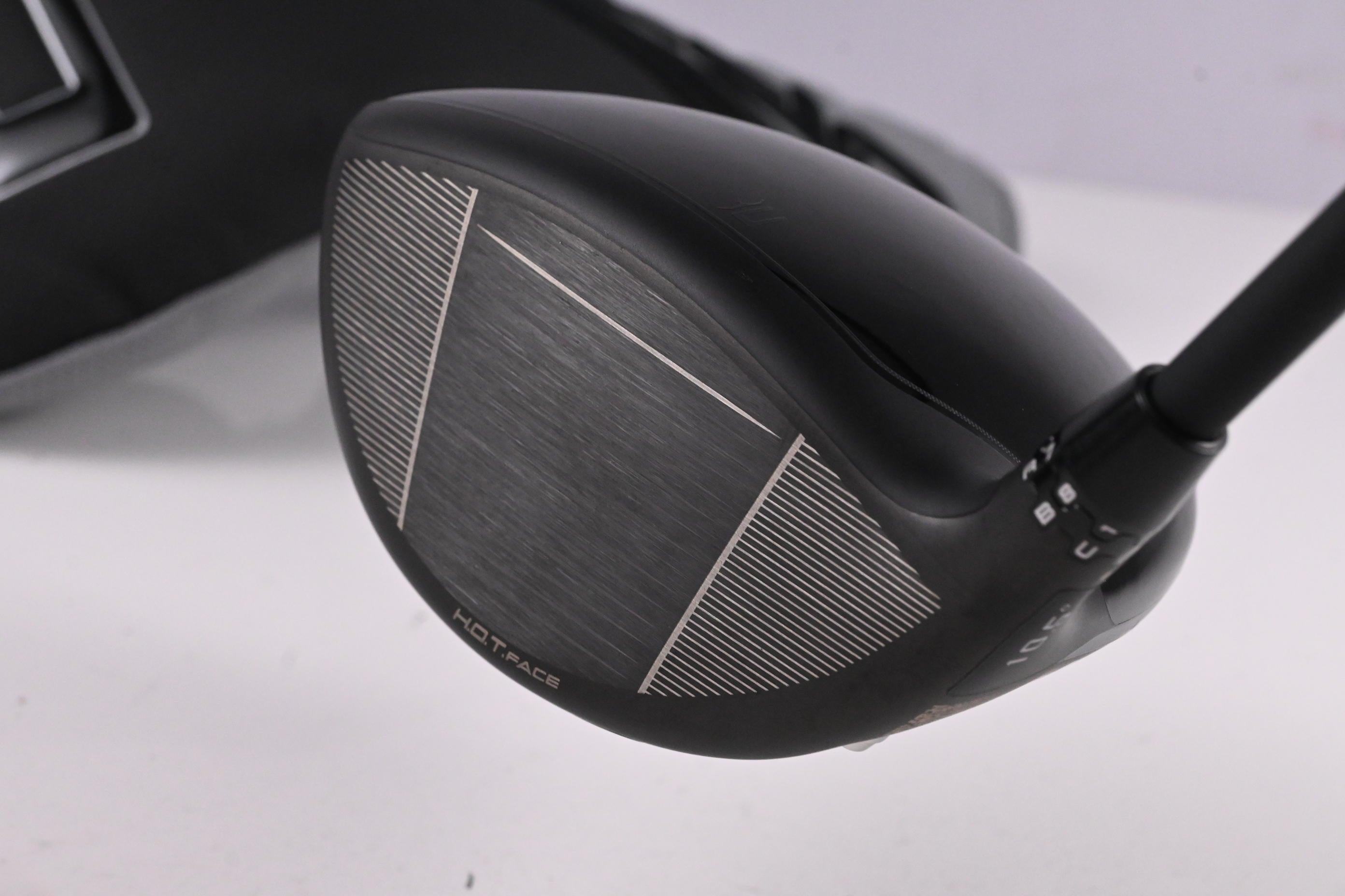 Cobra OPTM MAX-D Driver / 10.5 Degree / Stiff Flex Kai'Li Dark Waves White 60