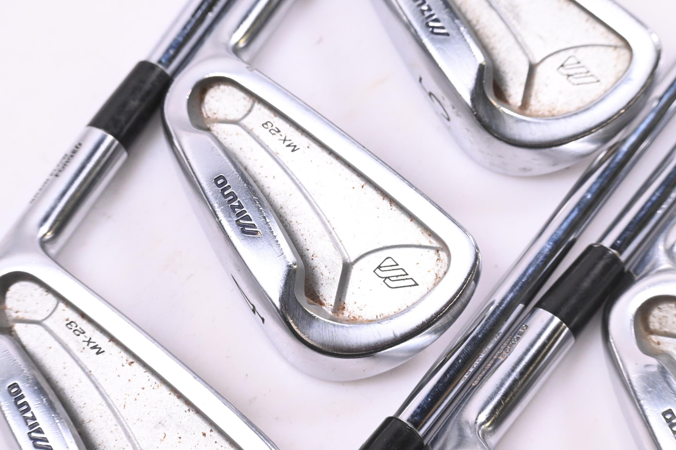 Mizuno MX-23 Irons / 3-9i / Regular Flex Dynamic Gold Lite R300 Shafts