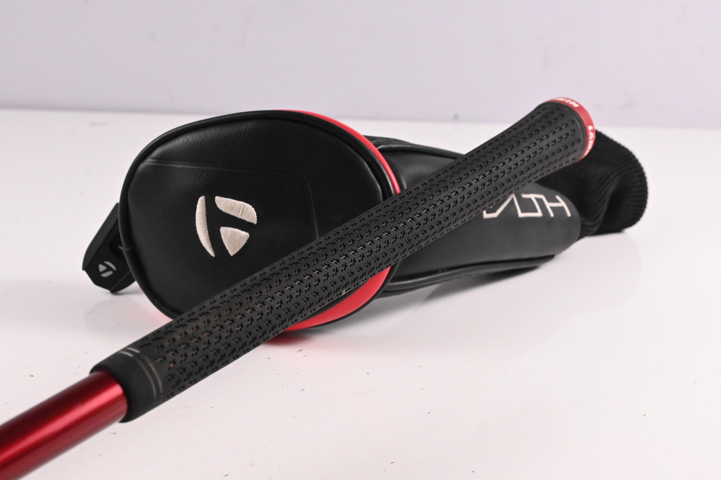 Taylormade Stealth Plus #3 Hybrid / 19.5 Degree / Regular Flex HZRDUS Smoke Red