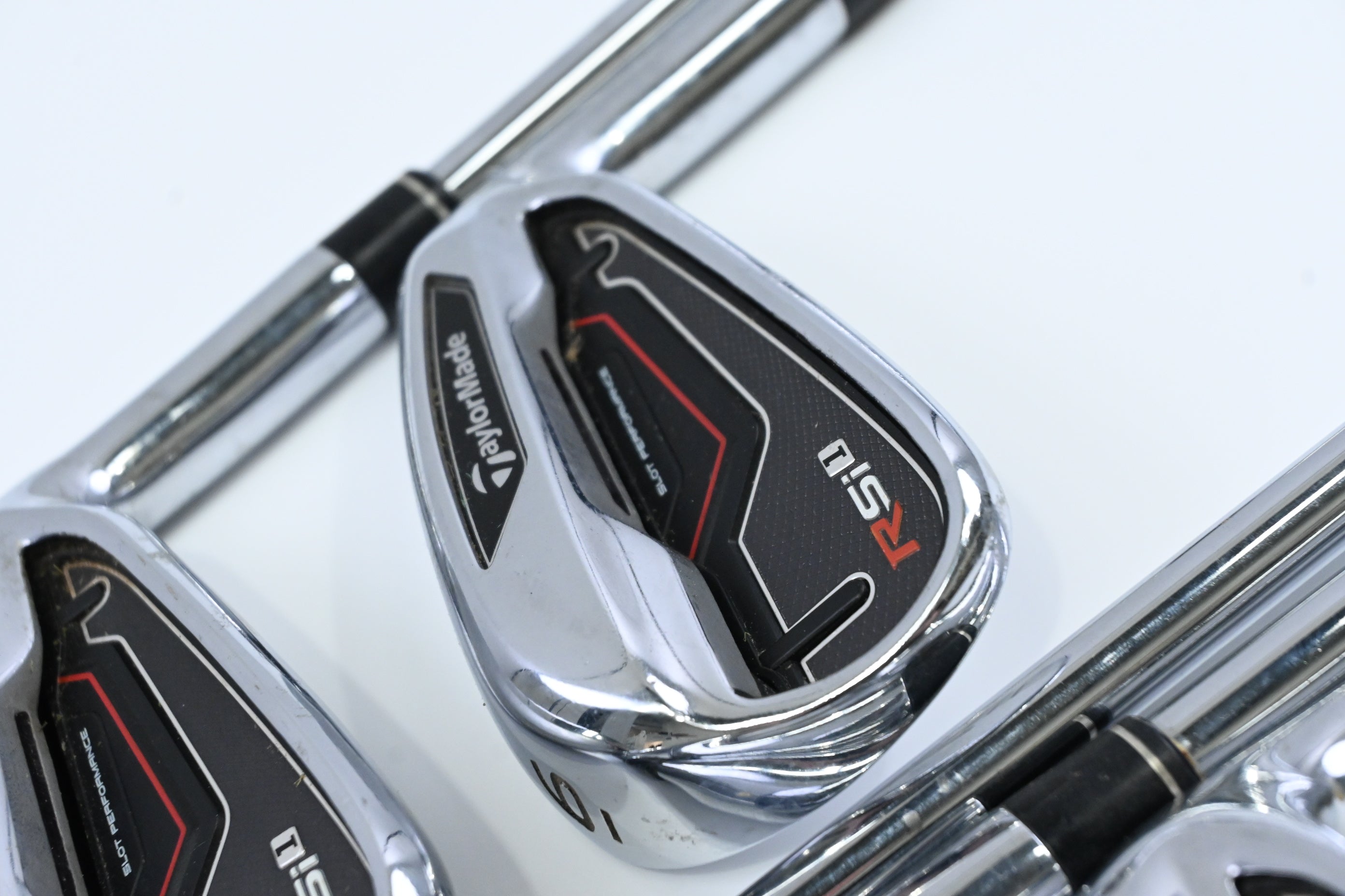 Taylormade RSi1 Irons / 5-9 / Regular Flex Reax Steel 90 Shafts