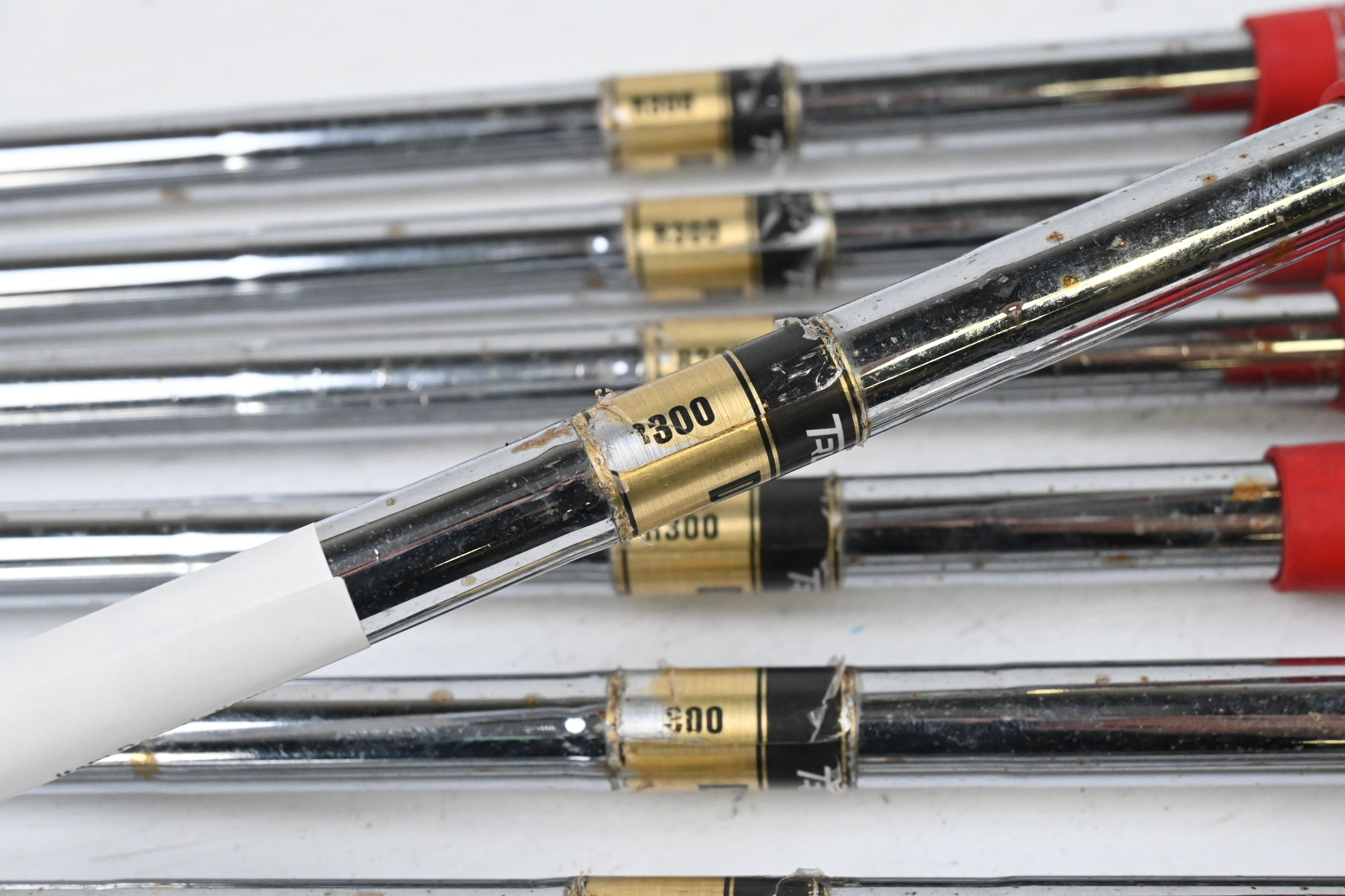 Titleist 804.OS Irons / 4-PW / Regular Flex Dynamic Gold R300 Shafts