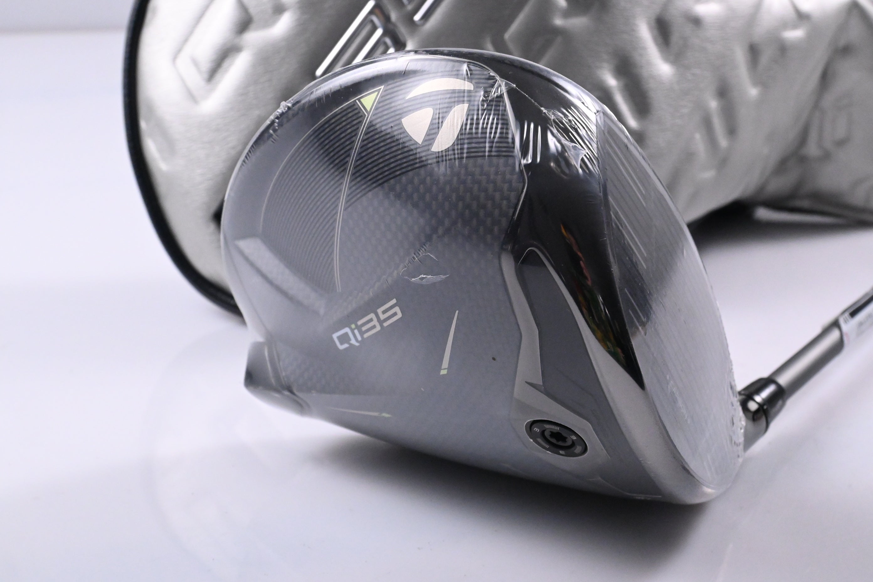 Taylormade Qi35 Driver / 10.5 Degree / Regular Flex AirSpeeder 50 Shaft