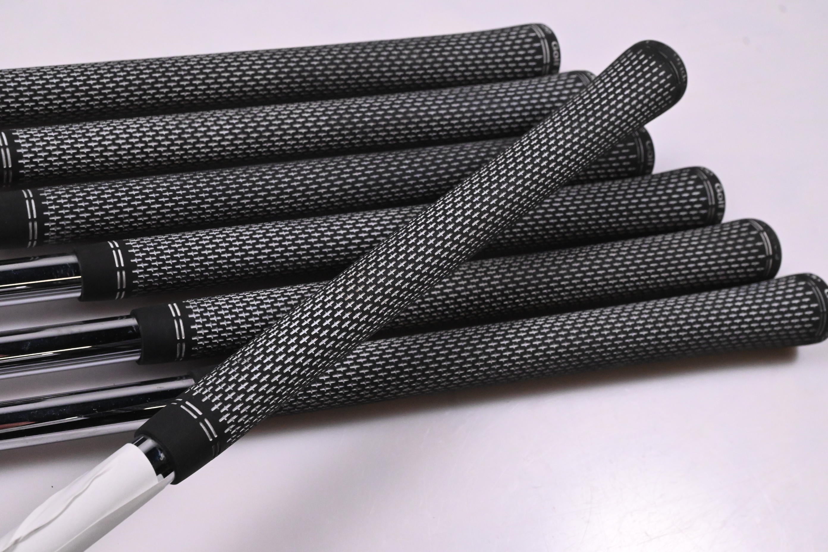 Left Hand Titleist 712 CB Irons / 3-9i / Stiff Flex Project X Shafts