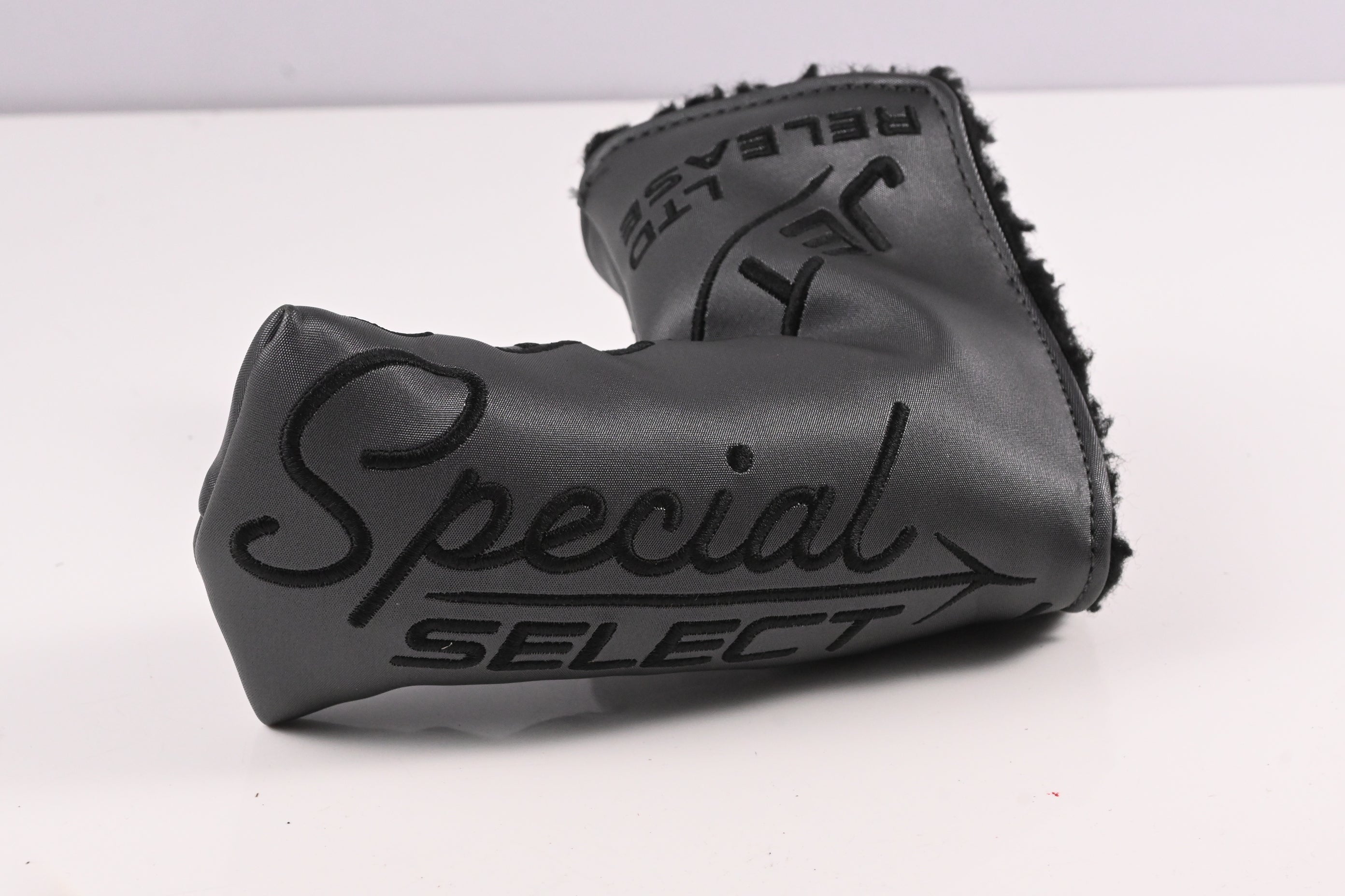 Scotty Cameron Special Select 2022 Jet Set Newport Putter / 35 Inch