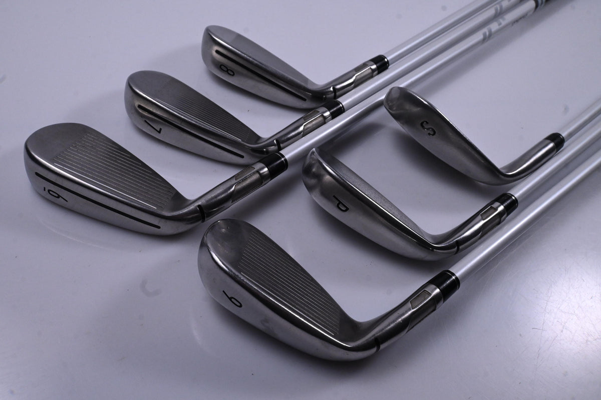 Ladies Taylormade Stealth Irons / 6-PW+SW / Ladies Flex Aldila Ascent Ultralite