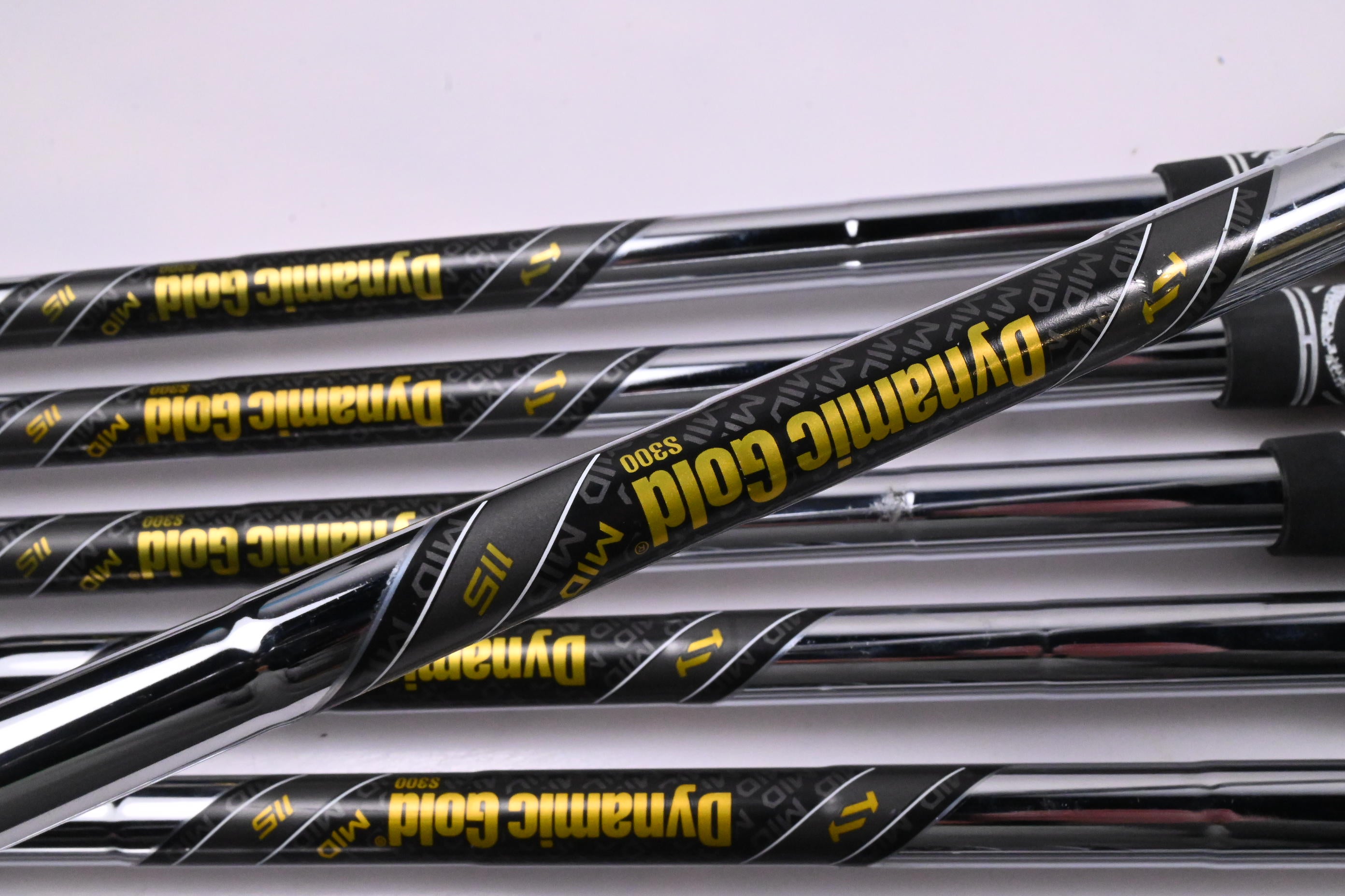 Srixon Z-945 Irons / 3-PW / Stiff Flex Dynamic Gold Mid 115 S300 Shafts