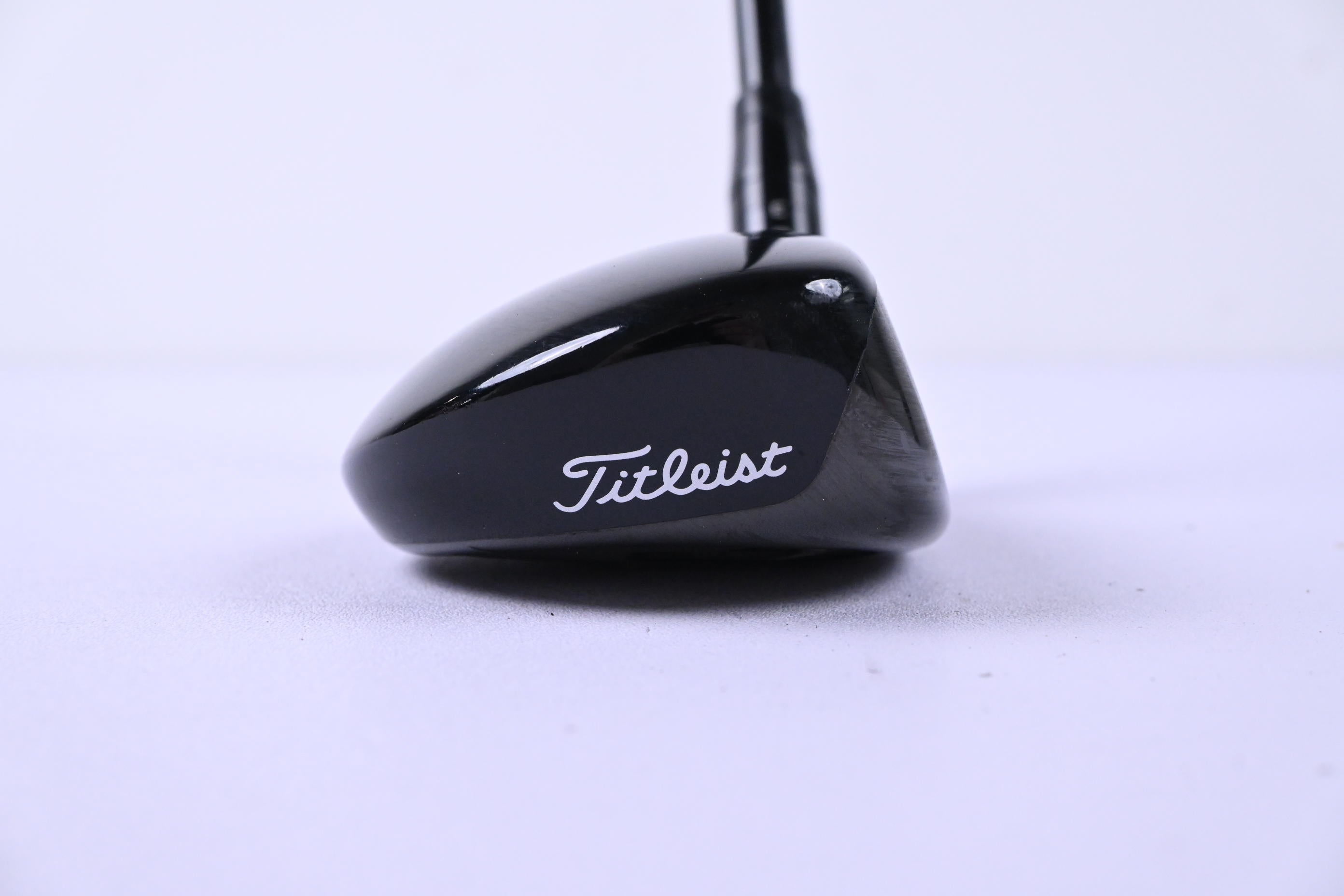 Titleist GT2 #3 Hybrid / 18 Degree / Regular Flex Fujikura Atmos Orange 6 Shaft