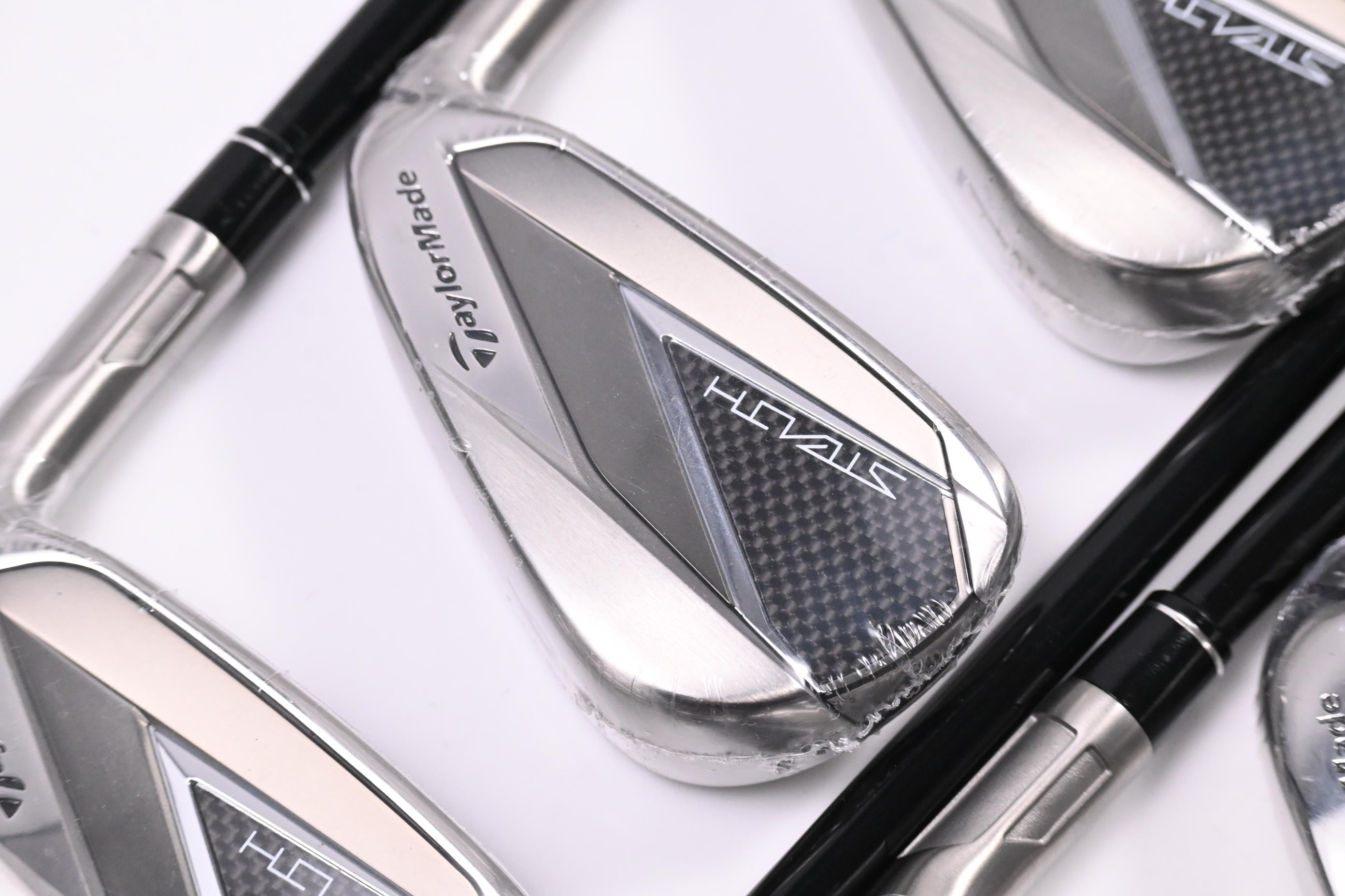 Taylormade Stealth Irons / 5-PW+SW / Regular Flex Fujikura Ventus Red 6 Shafts