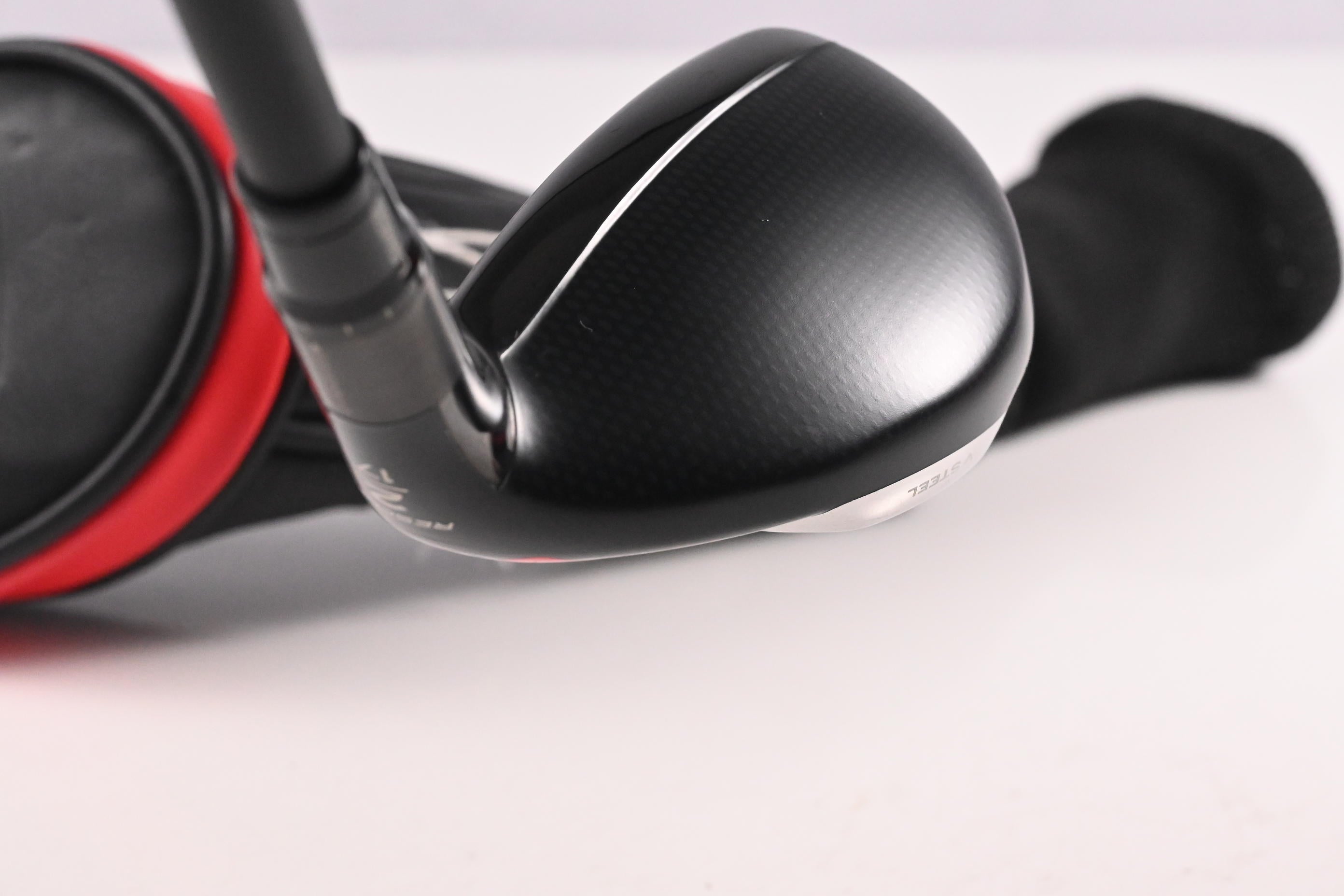 Taylormade Stealth Plus #2 Hybrid / 17 Degree / X-Flex Kai'li Dark Waves 95