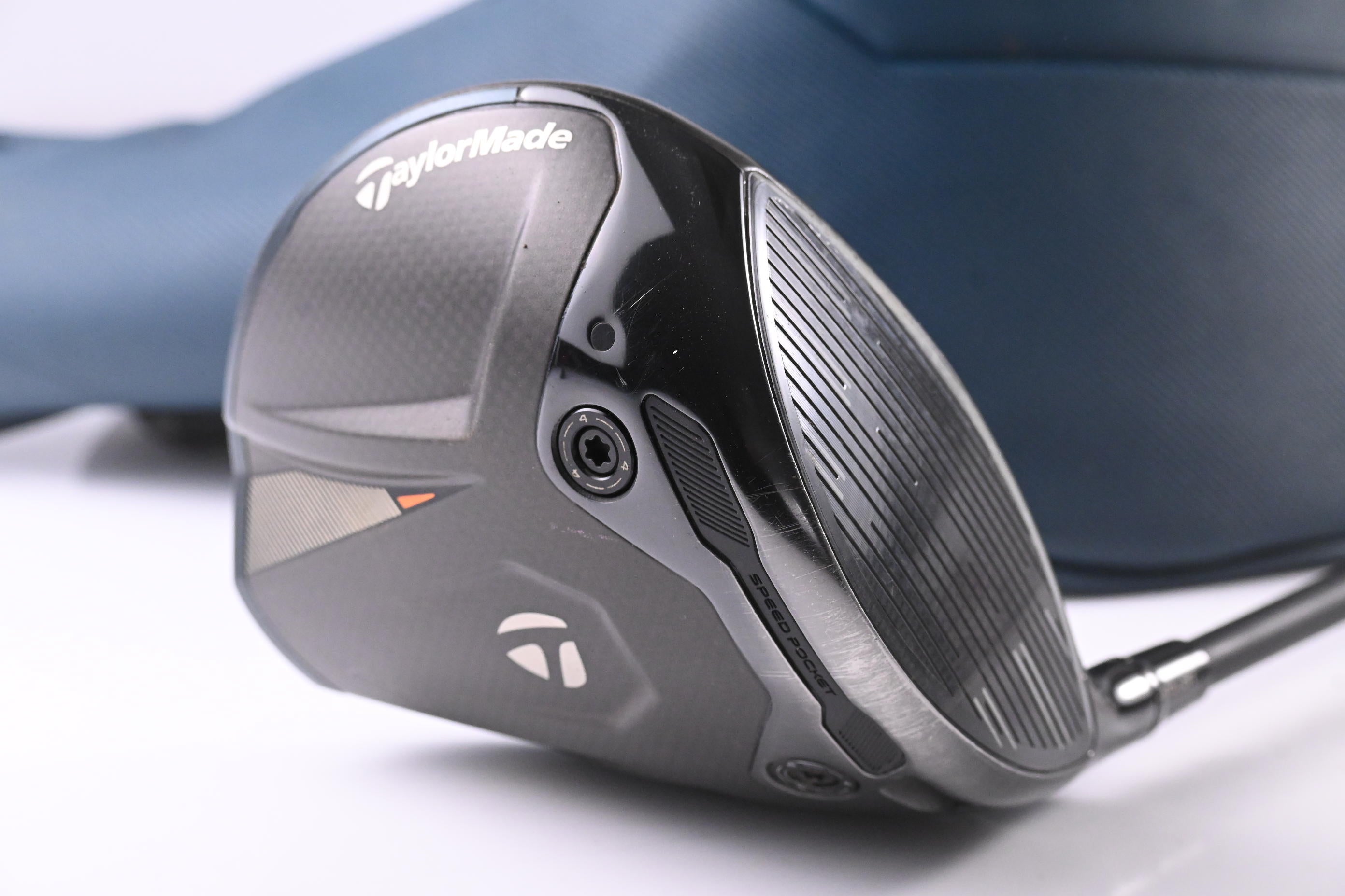 Taylormade Qi4D Driver / 10.5 Degree / Regular Flex Reax Blue 50 Shaft