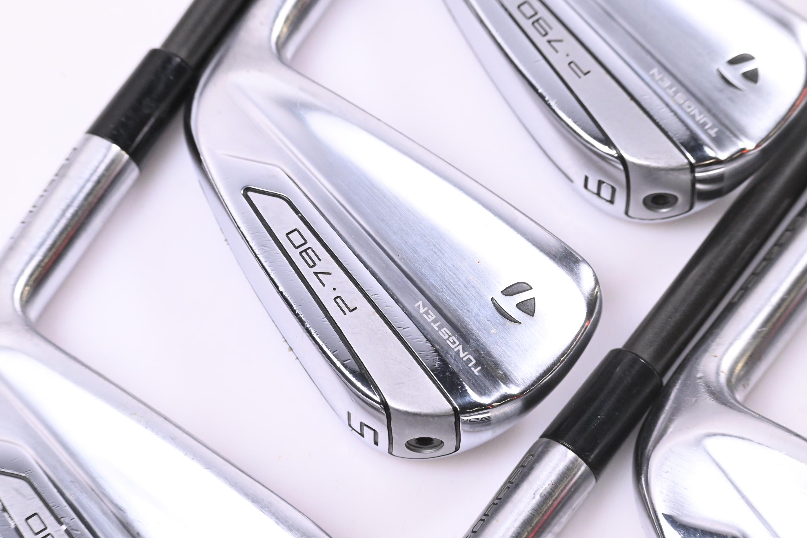 Taylormade P790 2019 Irons / 4-PW+GW / Regular Flex UST Recoil ES760 Shafts