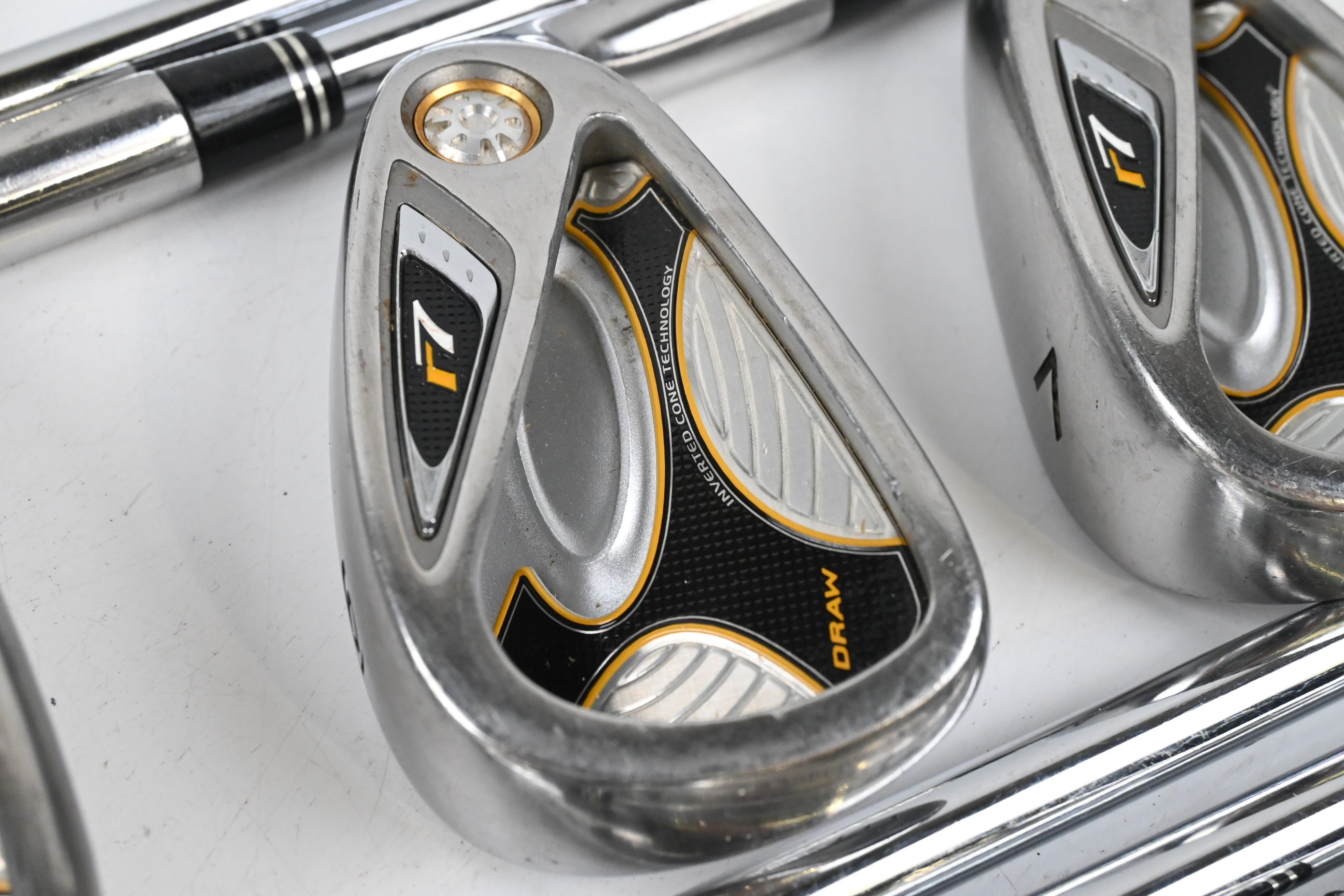 Taylormade R7 Draw Irons / 4-PW+SW / Regular Flex T-Step 90 Shafts