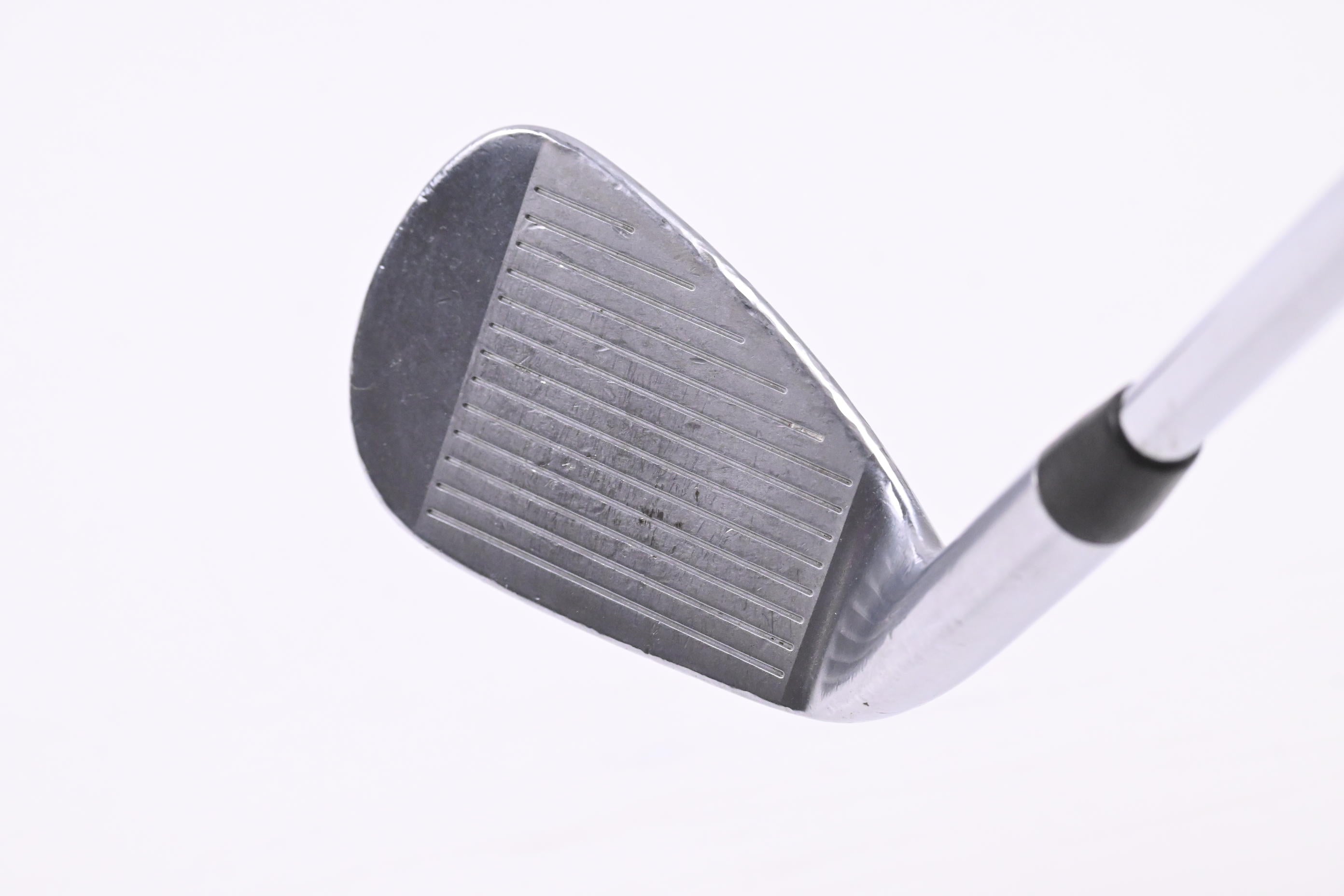 Titleist T100 2019 #9 Iron / Stiff Flex Dynamic Gold S300 Shaft