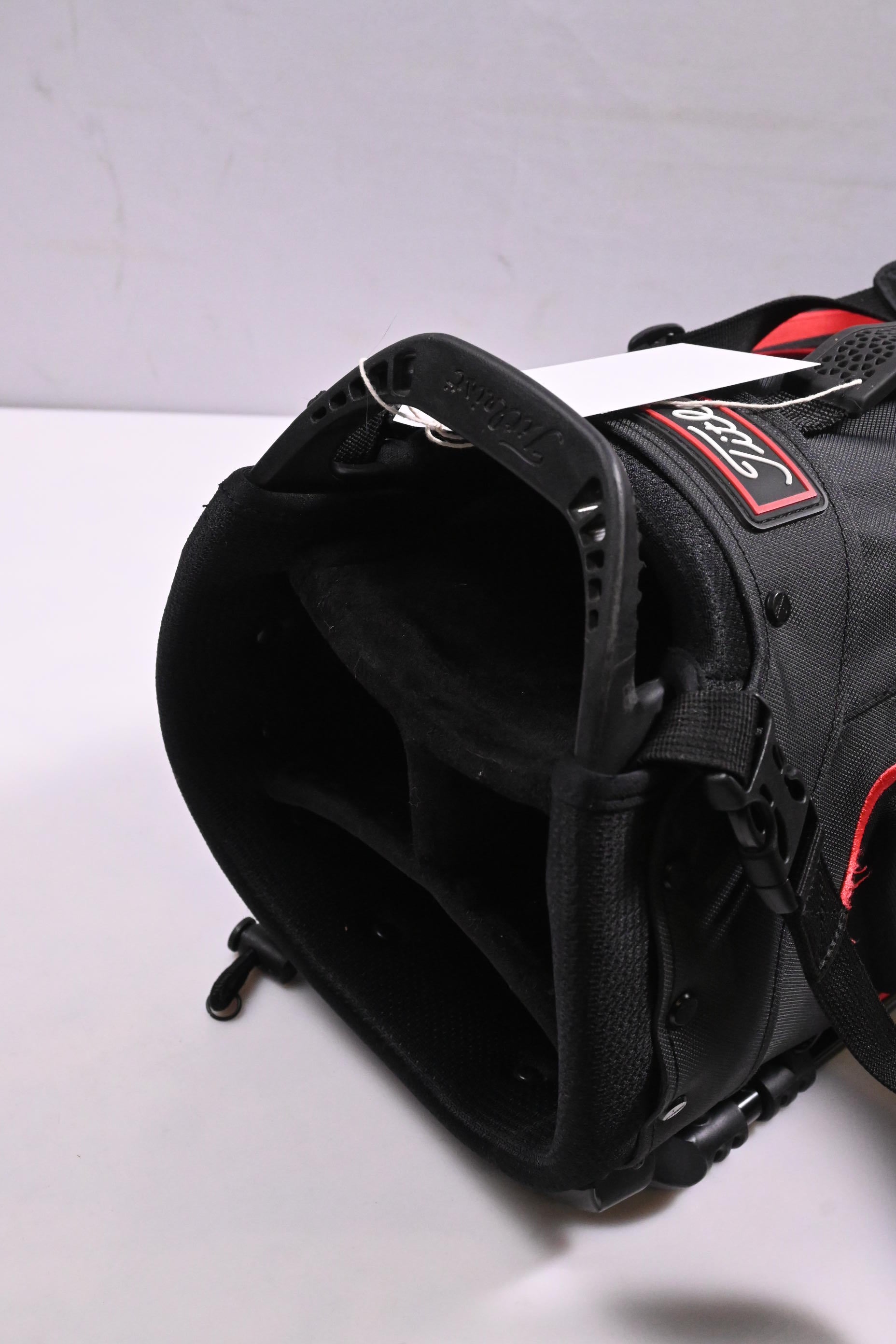 Titleist Players 4 Stand Bag / 4-Way Divider / Black