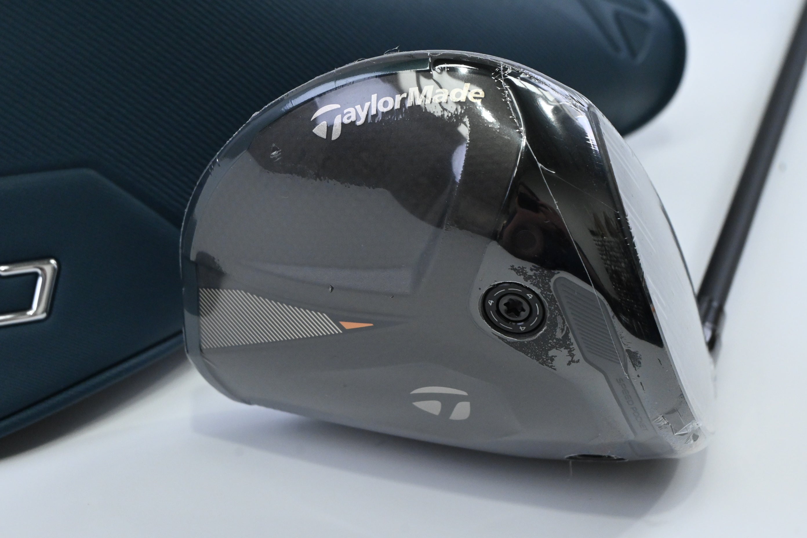 Taylormade Qi4D Driver / 10.5 Degree / Stiff Flex Taylormade Reax Blue 50 Shaft