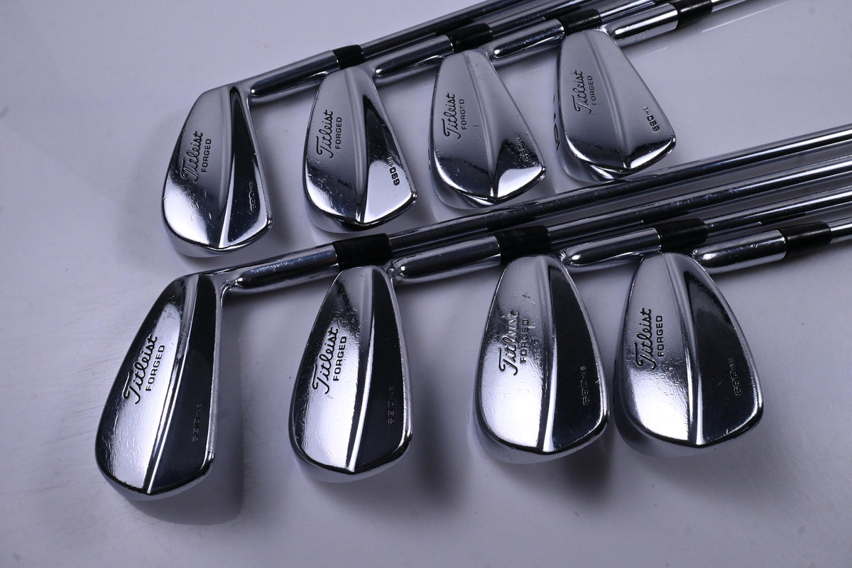 Titleist 690MB Irons / 3-PW / Stiff Flex Dynamic Gold Shafts