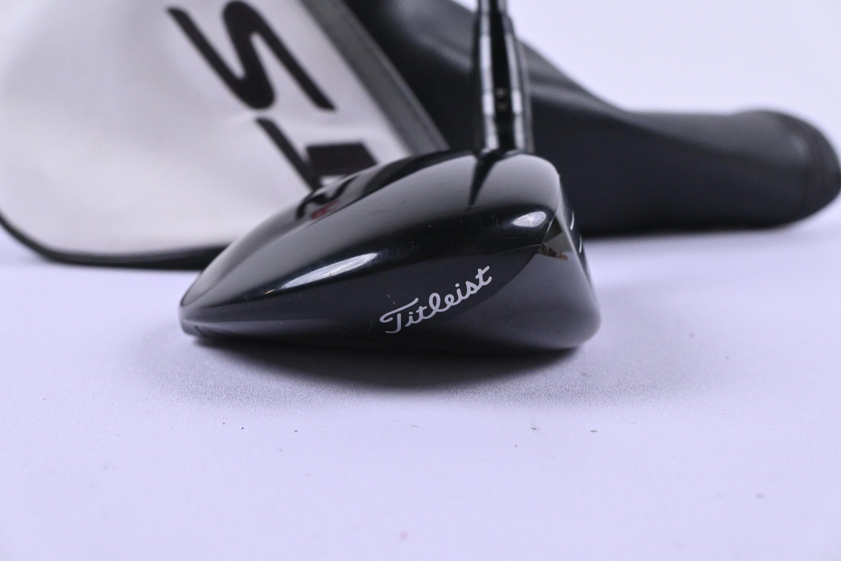 Titleist TSR2 #3 Wood / 15 Degree / Regular Flex HZRDUS Gen4 Red CB 60 Shaft