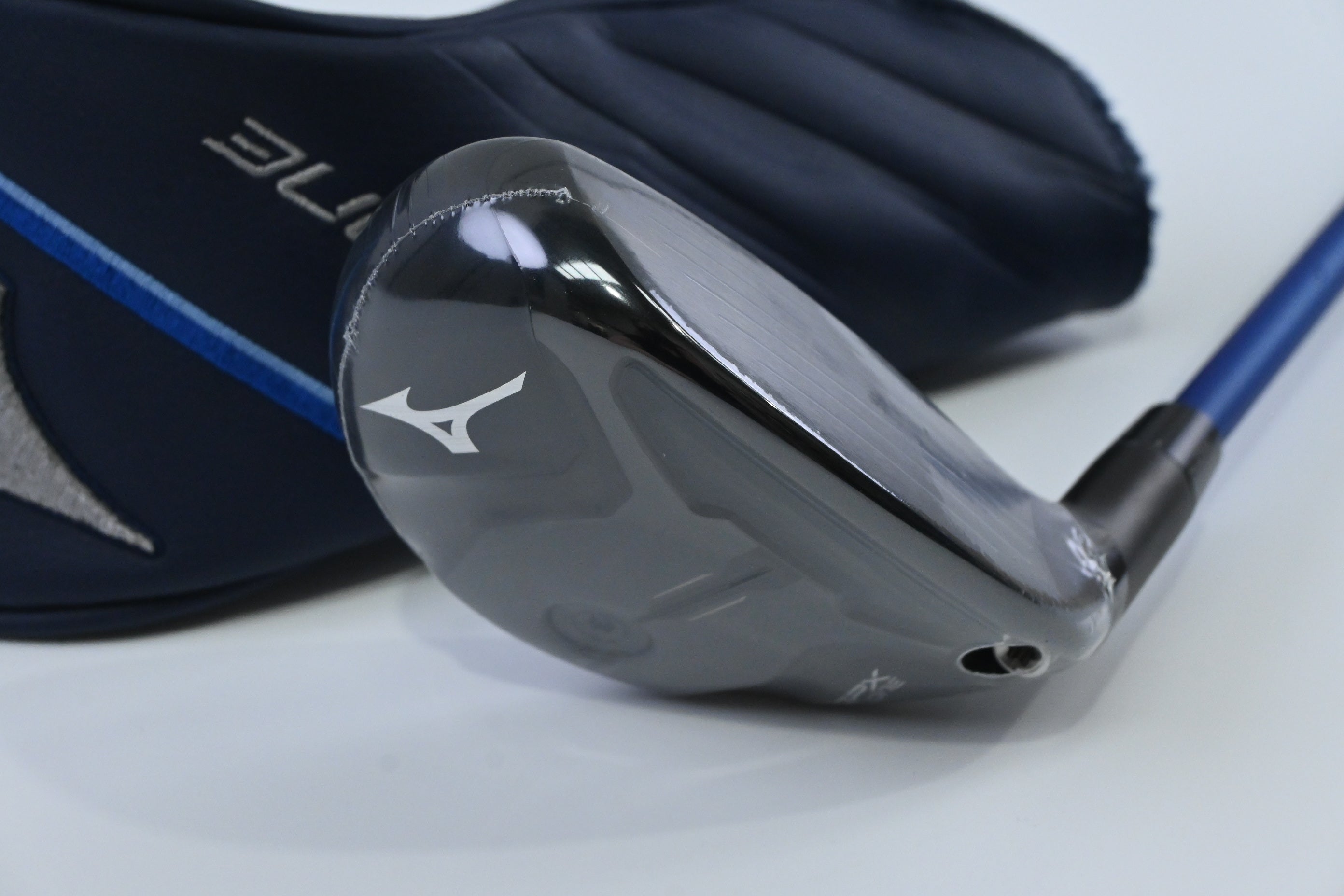 Mizuno JPX One #4 Hybrid / 22 Degree / Regular Flex Denali Frost Blue 70 Shaft