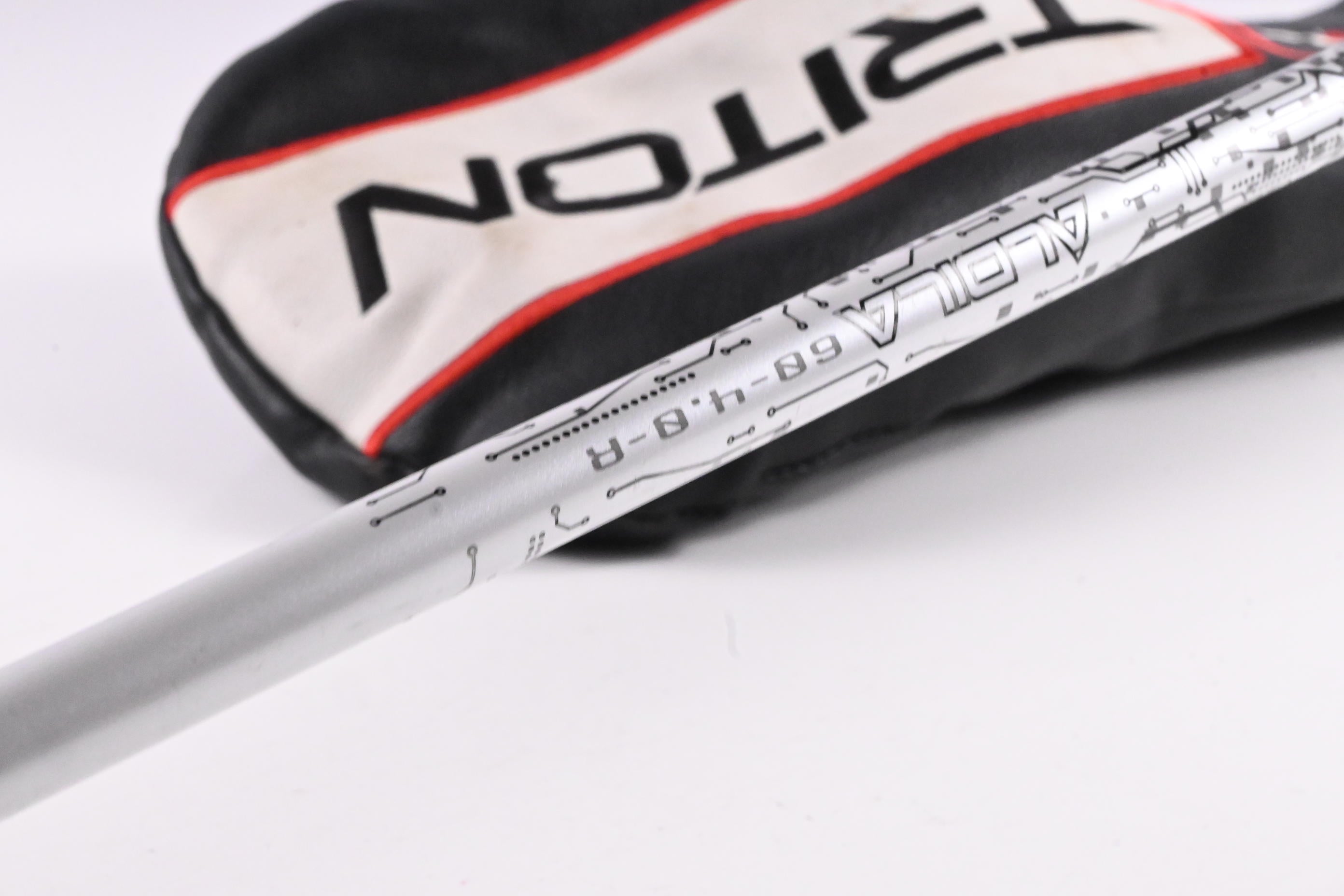 Wilson Staff Triton Driver / 10.5 Degree / Regular Flex Aldila Rogue Black 60