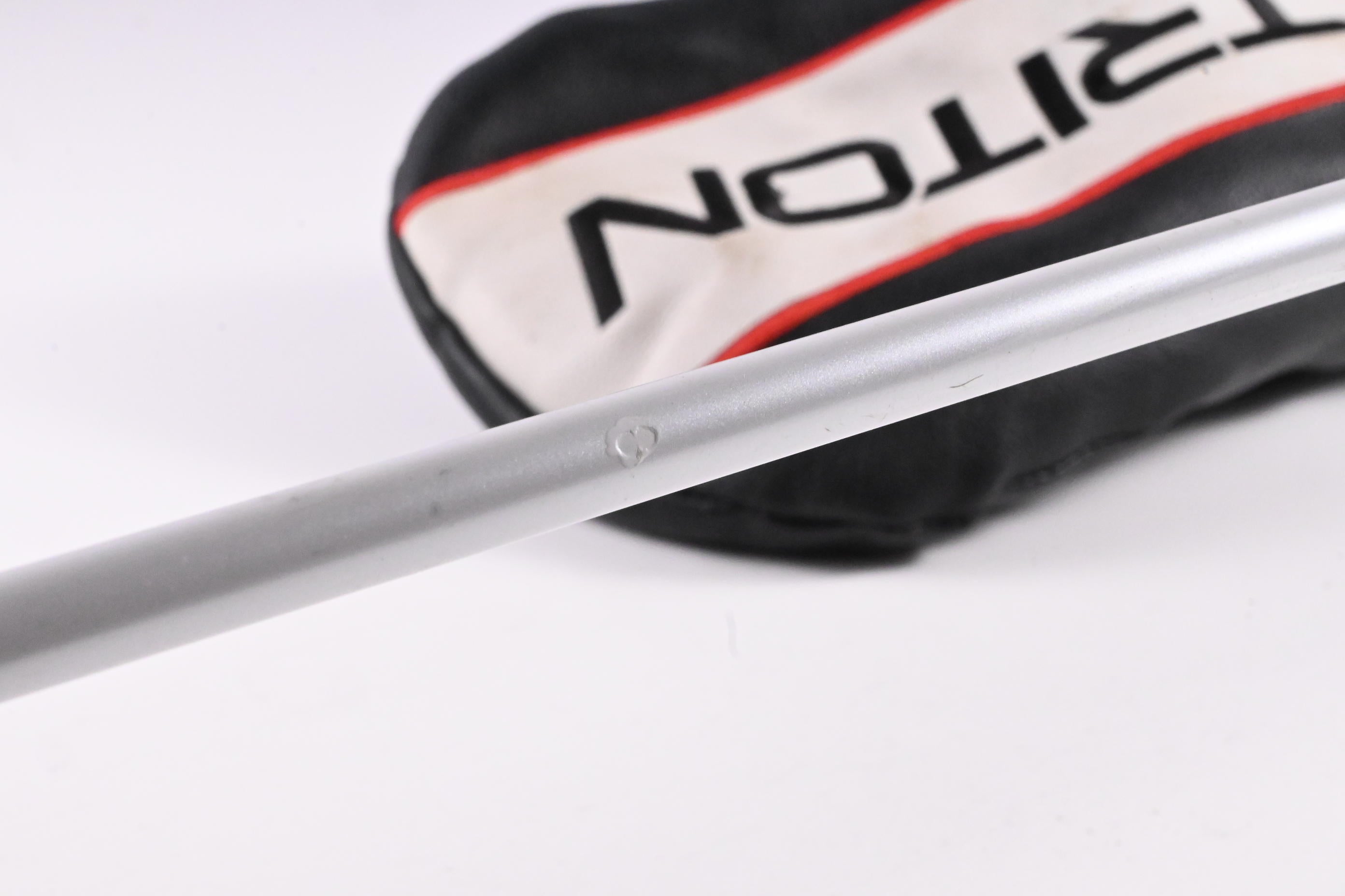 Wilson Staff Triton Driver / 10.5 Degree / Regular Flex Aldila Rogue Black 60