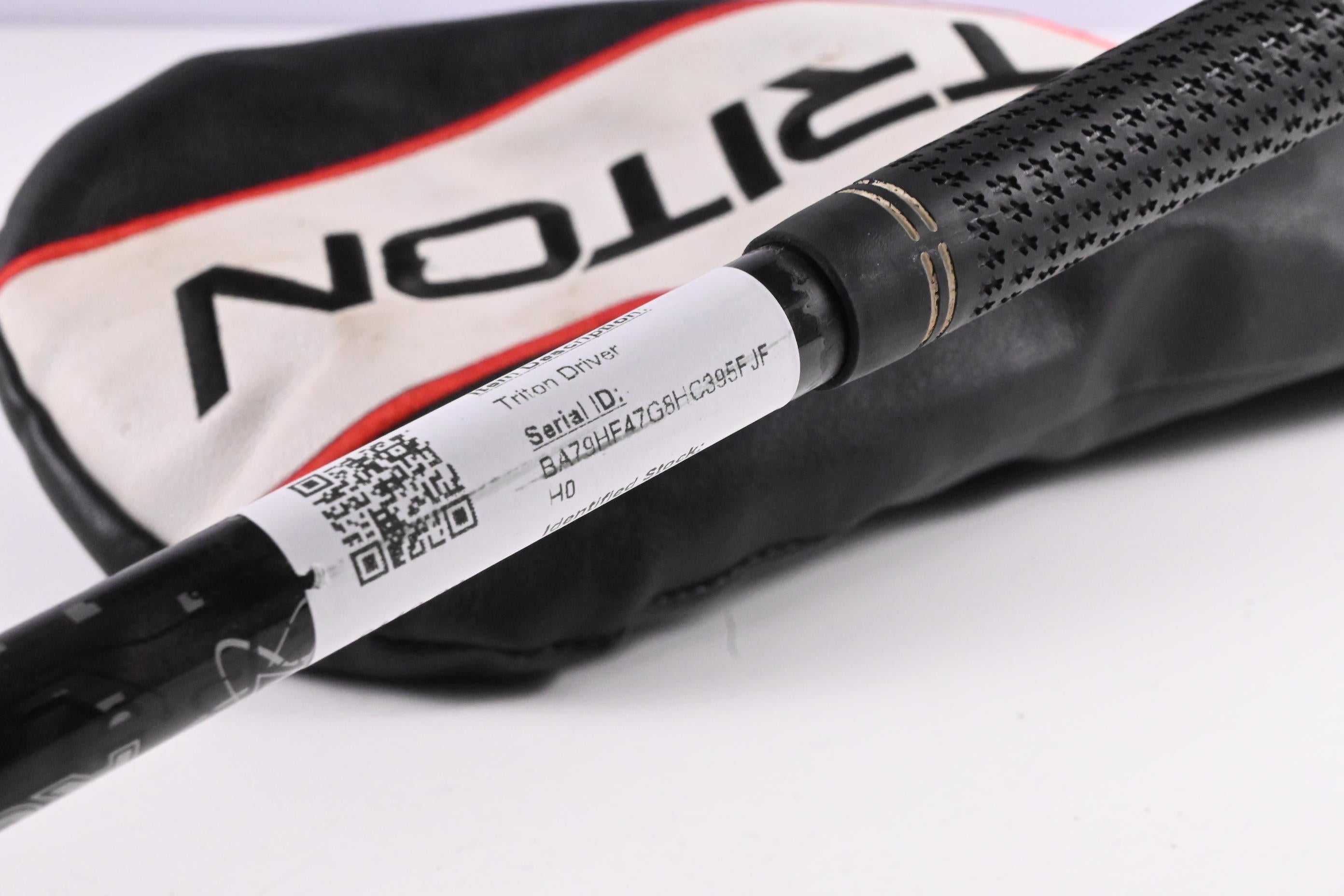 Wilson Staff Triton Driver / 10.5 Degree / Regular Flex Aldila Rogue Black 60