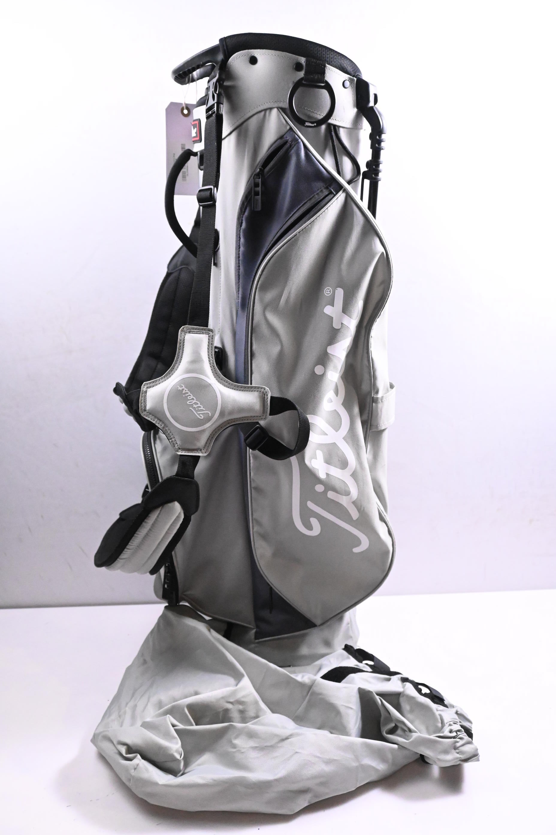 Titleist Players 4 Stand Bag / 4-Way Divider / White